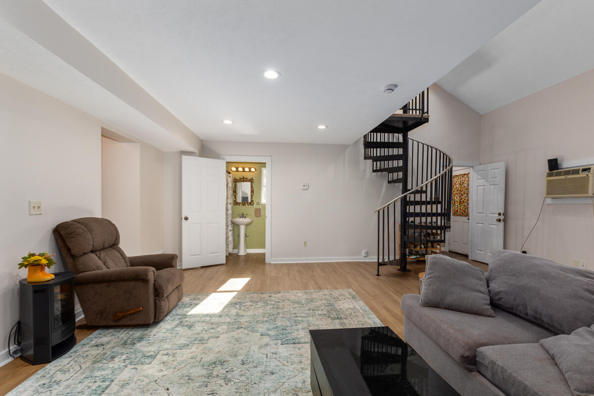 415 W Cass Street
