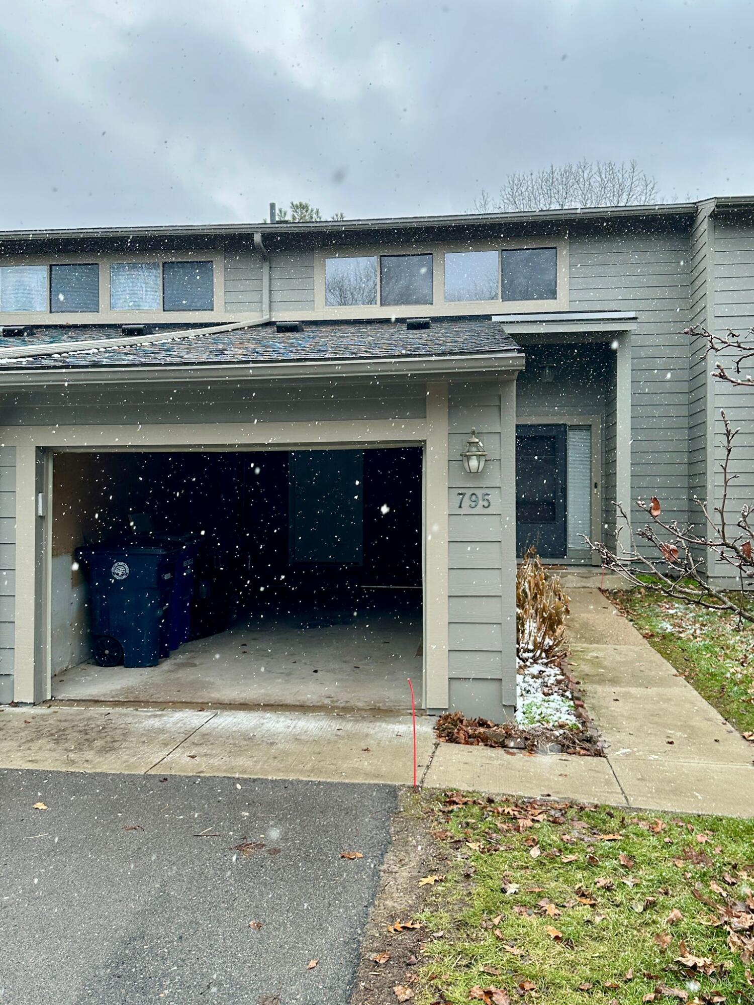 795 Watersedge Drive