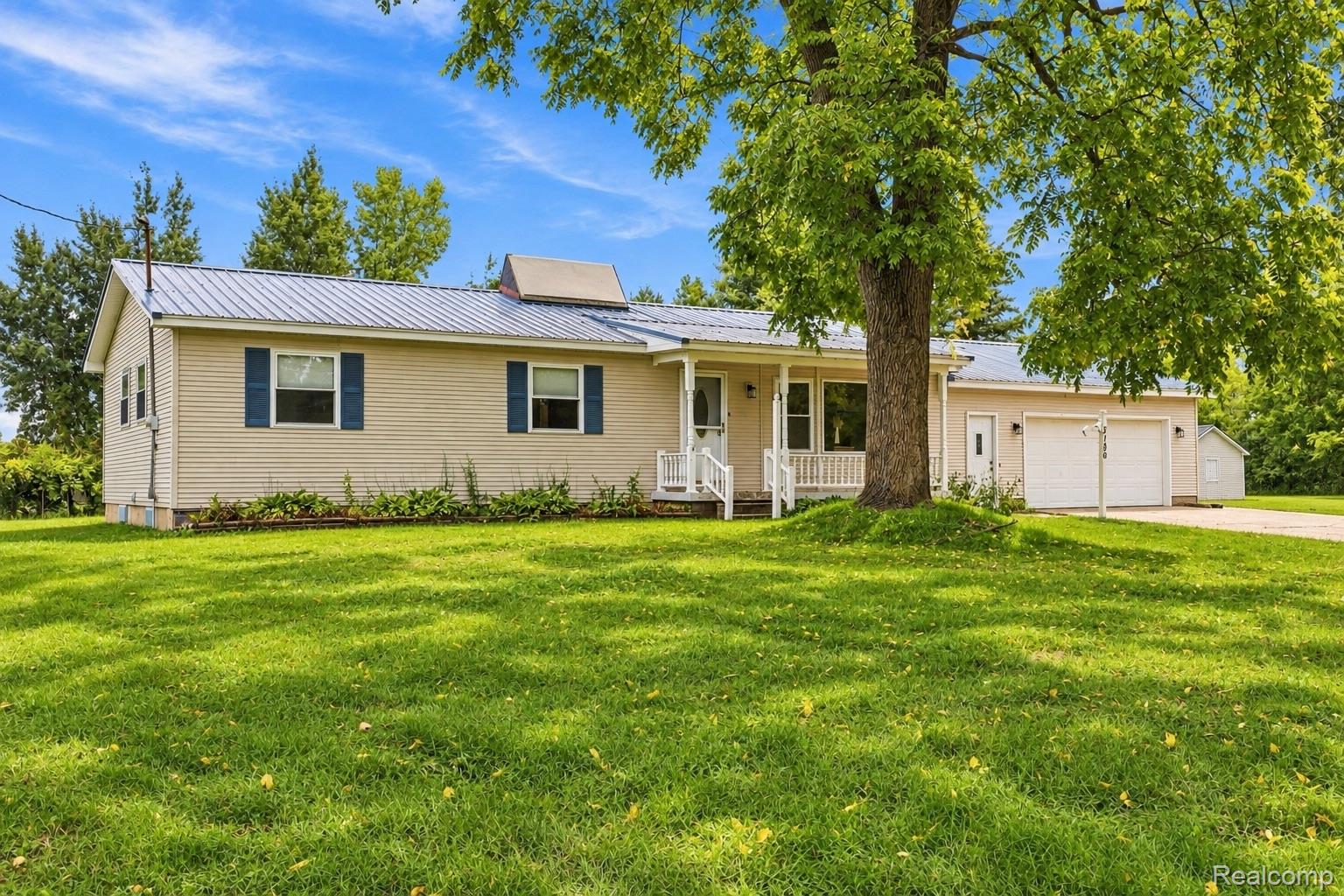7106 Lake Road