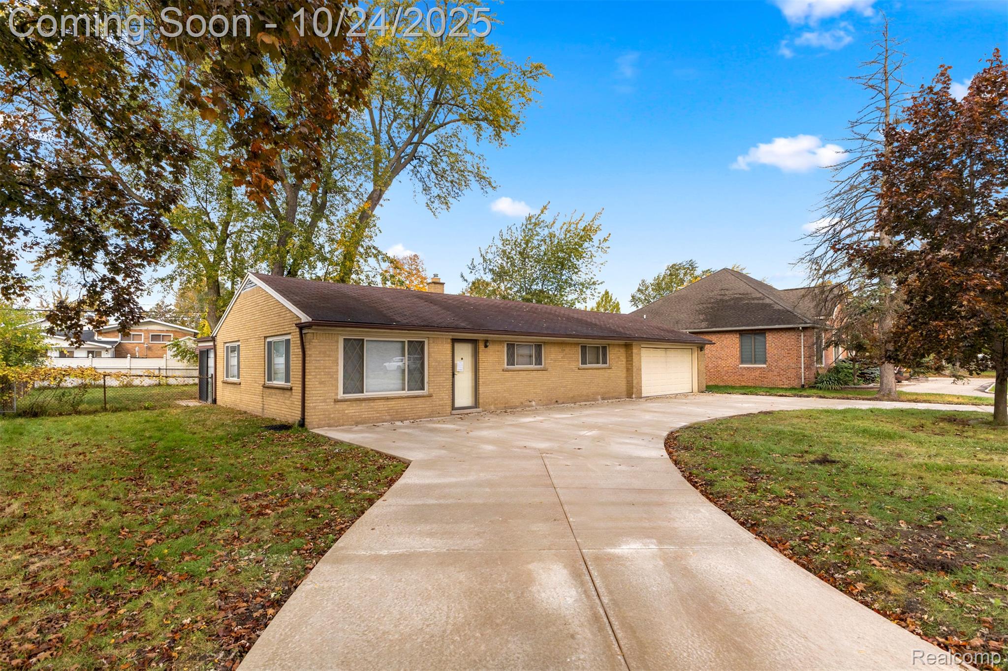 5661 N Melborn Street