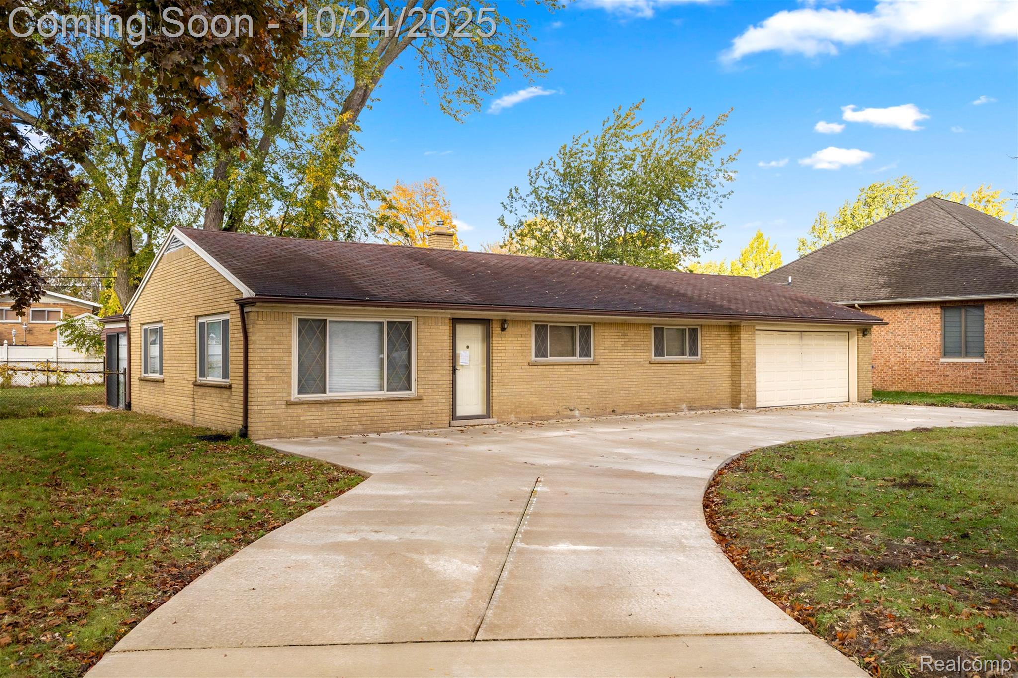 5661 N Melborn Street