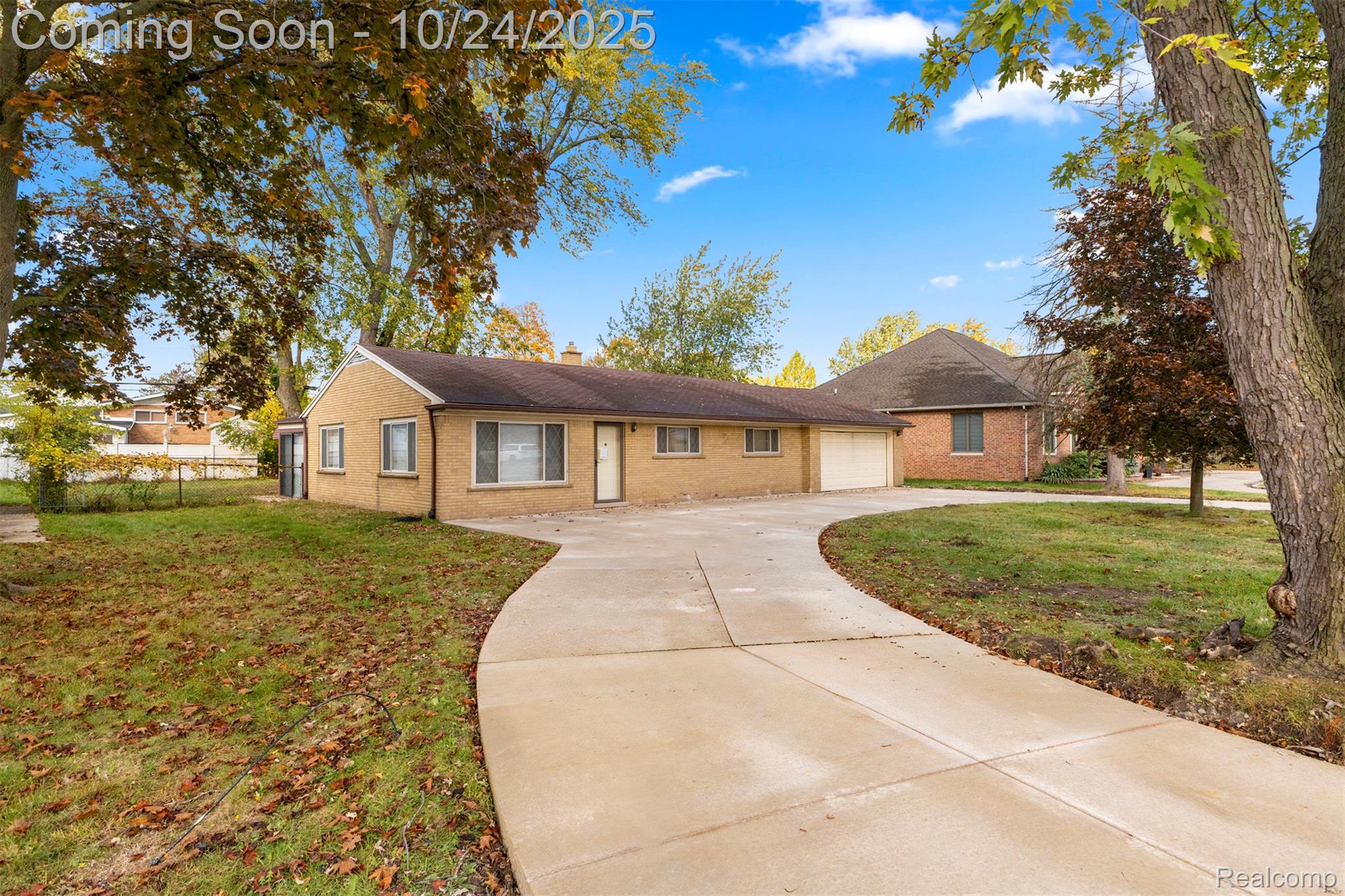 5661 N Melborn Street