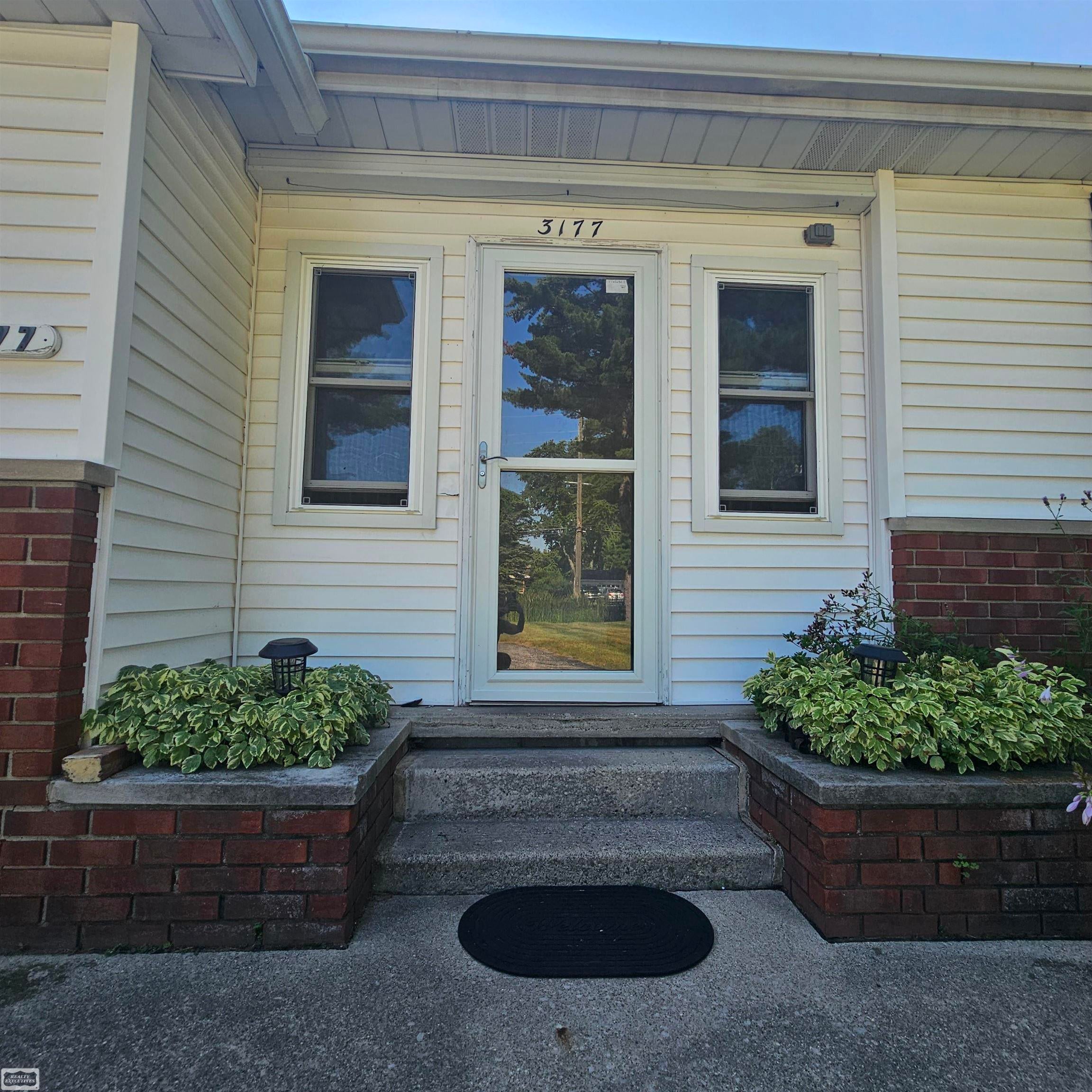 3177 Beach Road