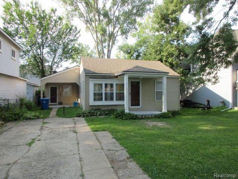 4059 Chenlot Lane Waterford Charter Township MI 48328