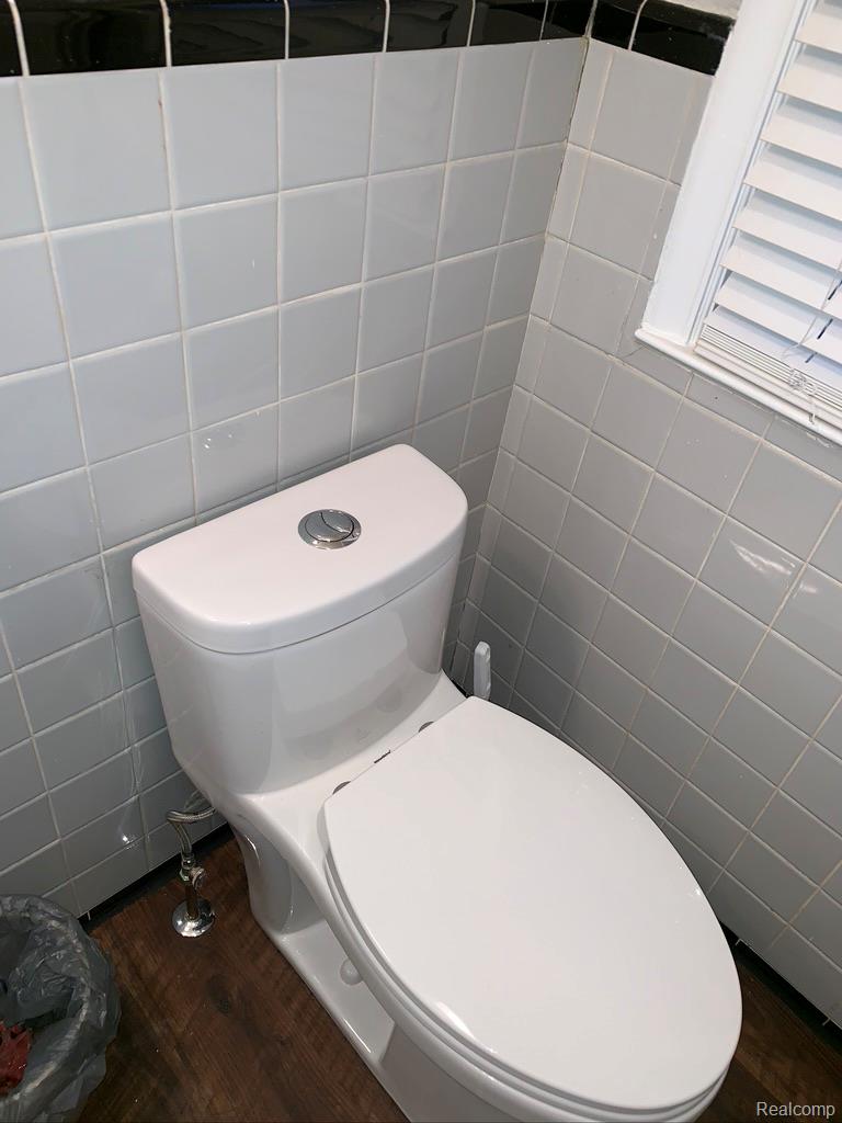 2907 Sunnyknoll Avenue