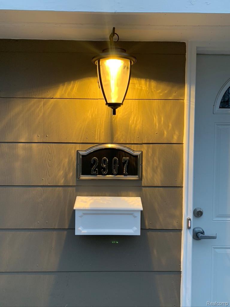 2907 Sunnyknoll Avenue