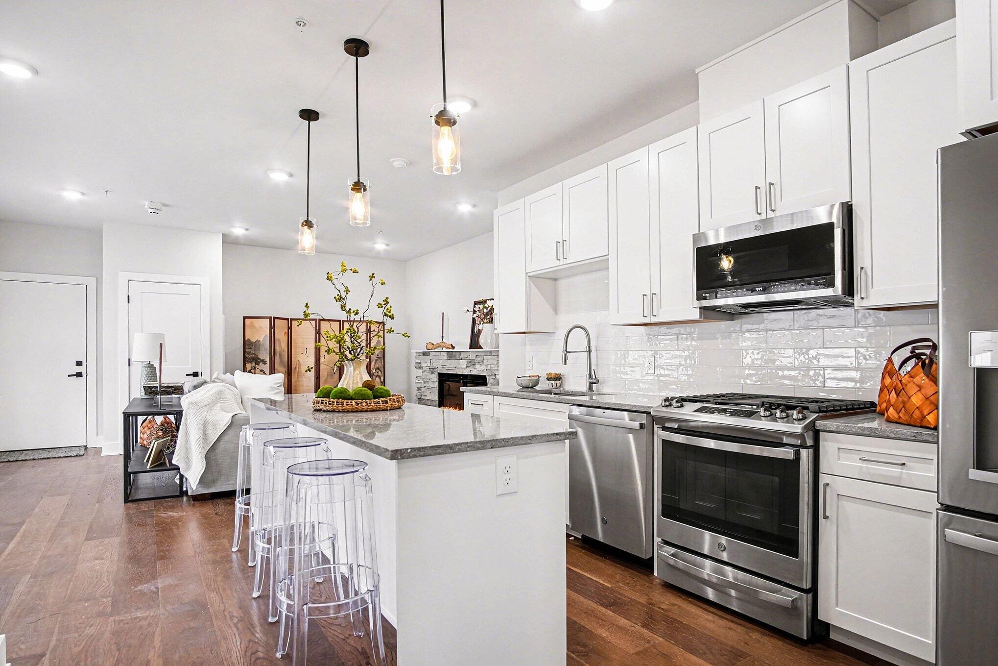 826 Fairview Avenue NE 4