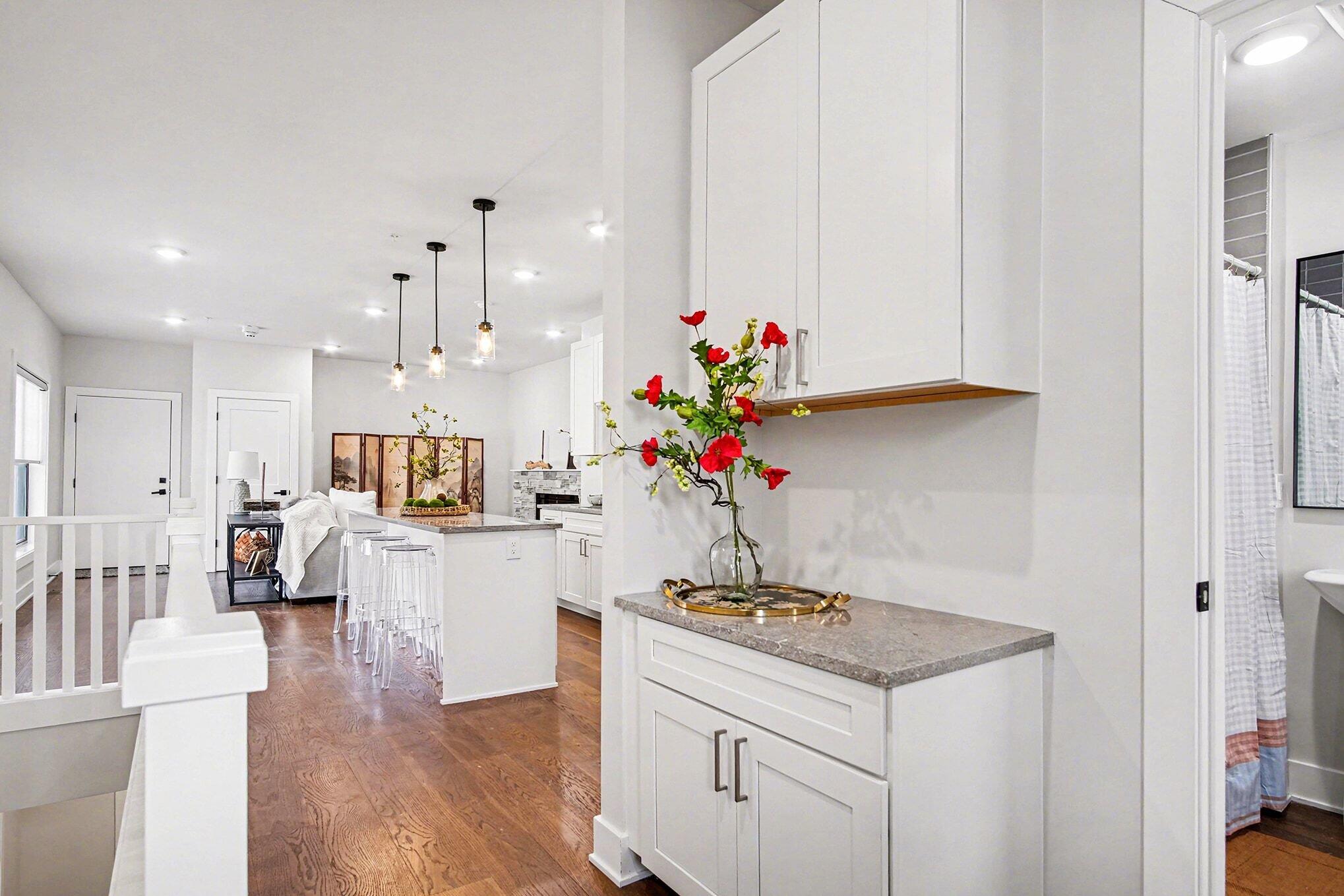 826 Fairview Avenue NE 4