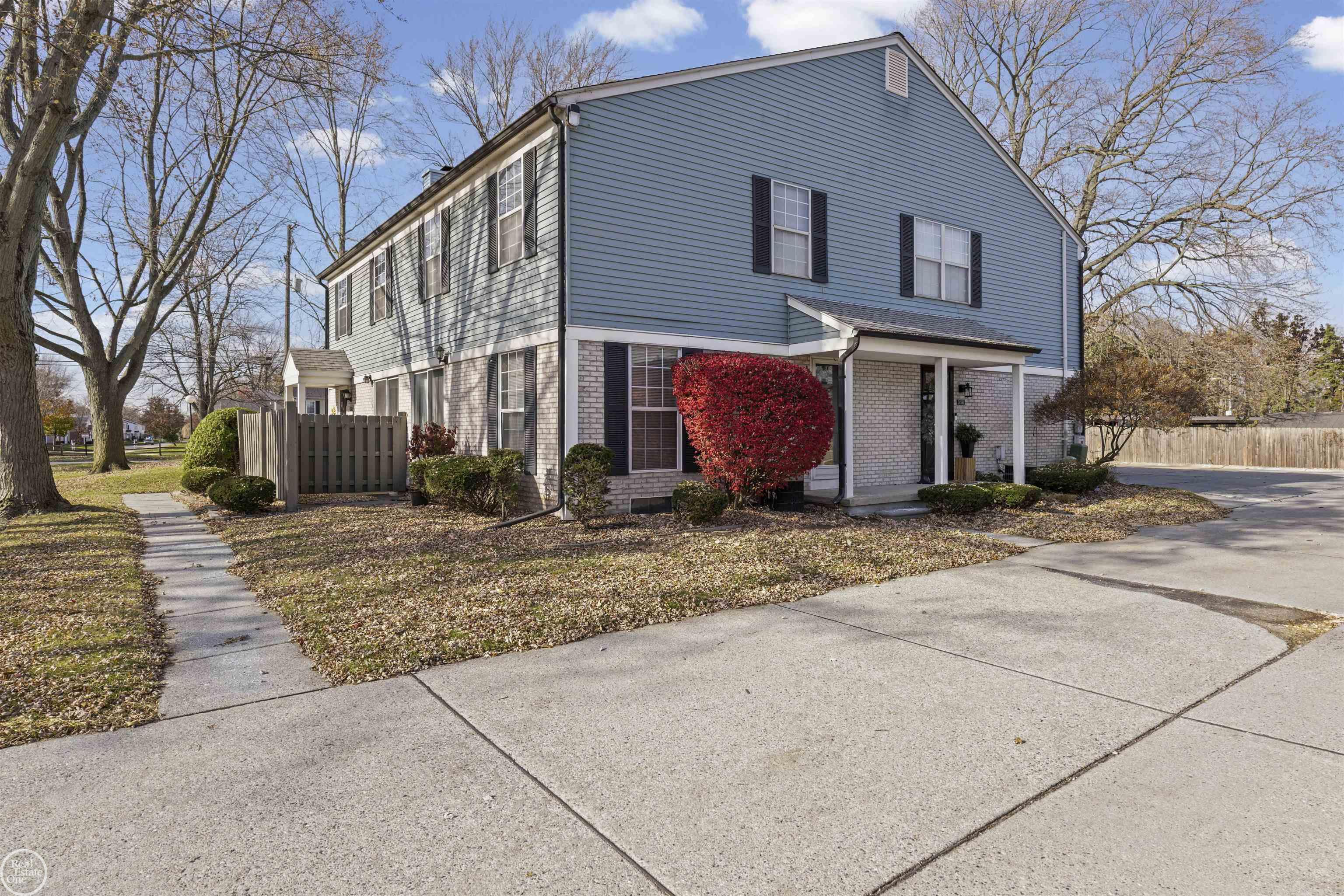 24692 N MEADOW Drive