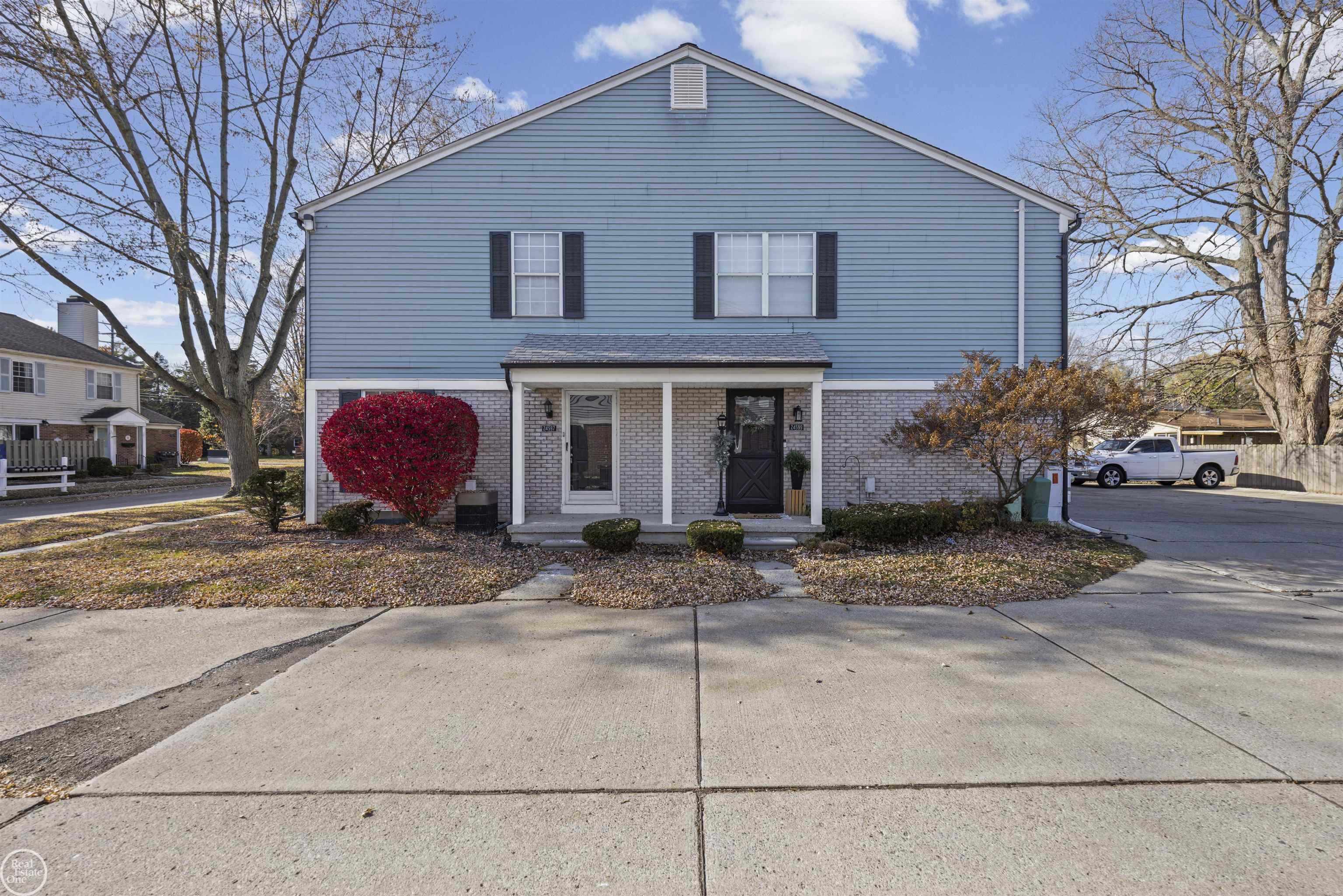 24692 N MEADOW Drive