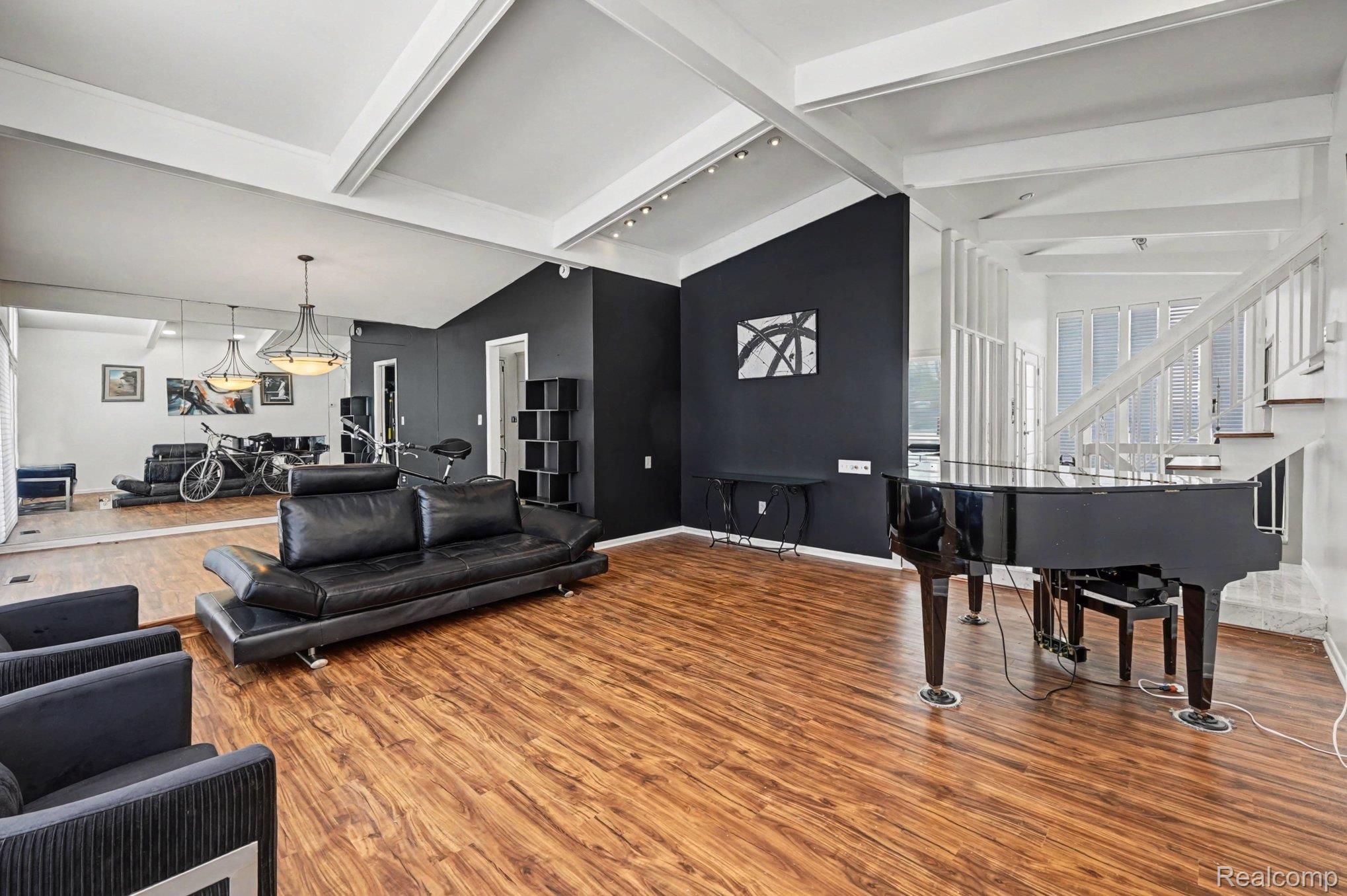 22430 Chatsford Circuit Street