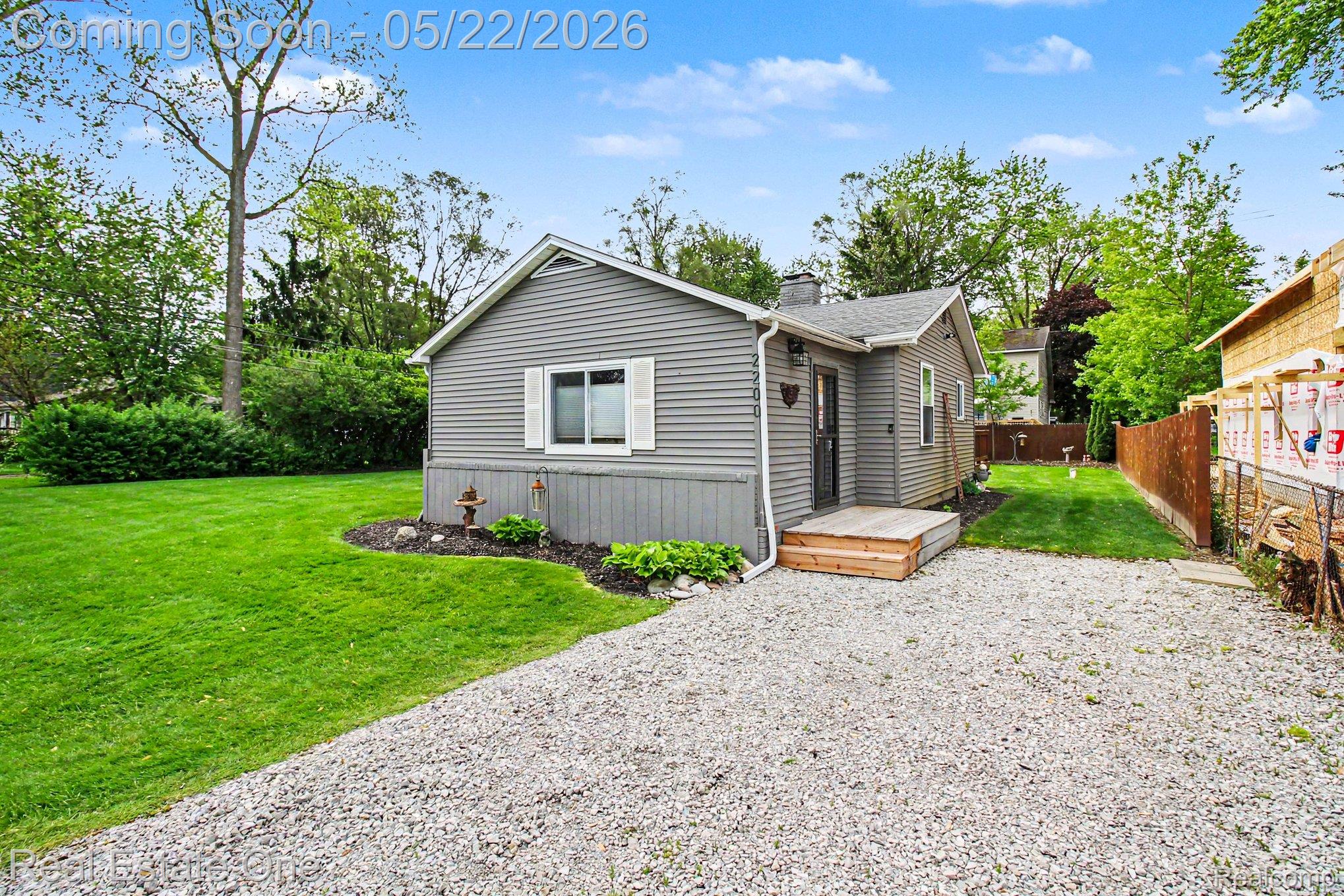 2200 Davista Drive