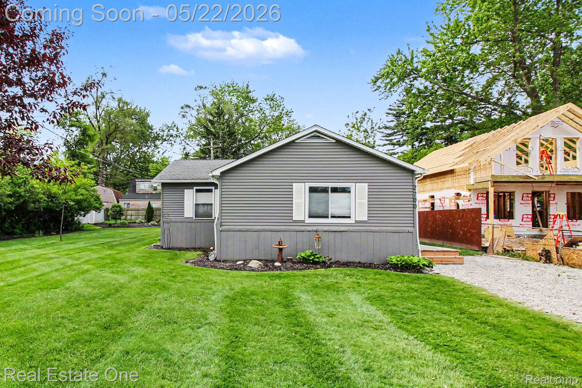 2200 Davista Drive