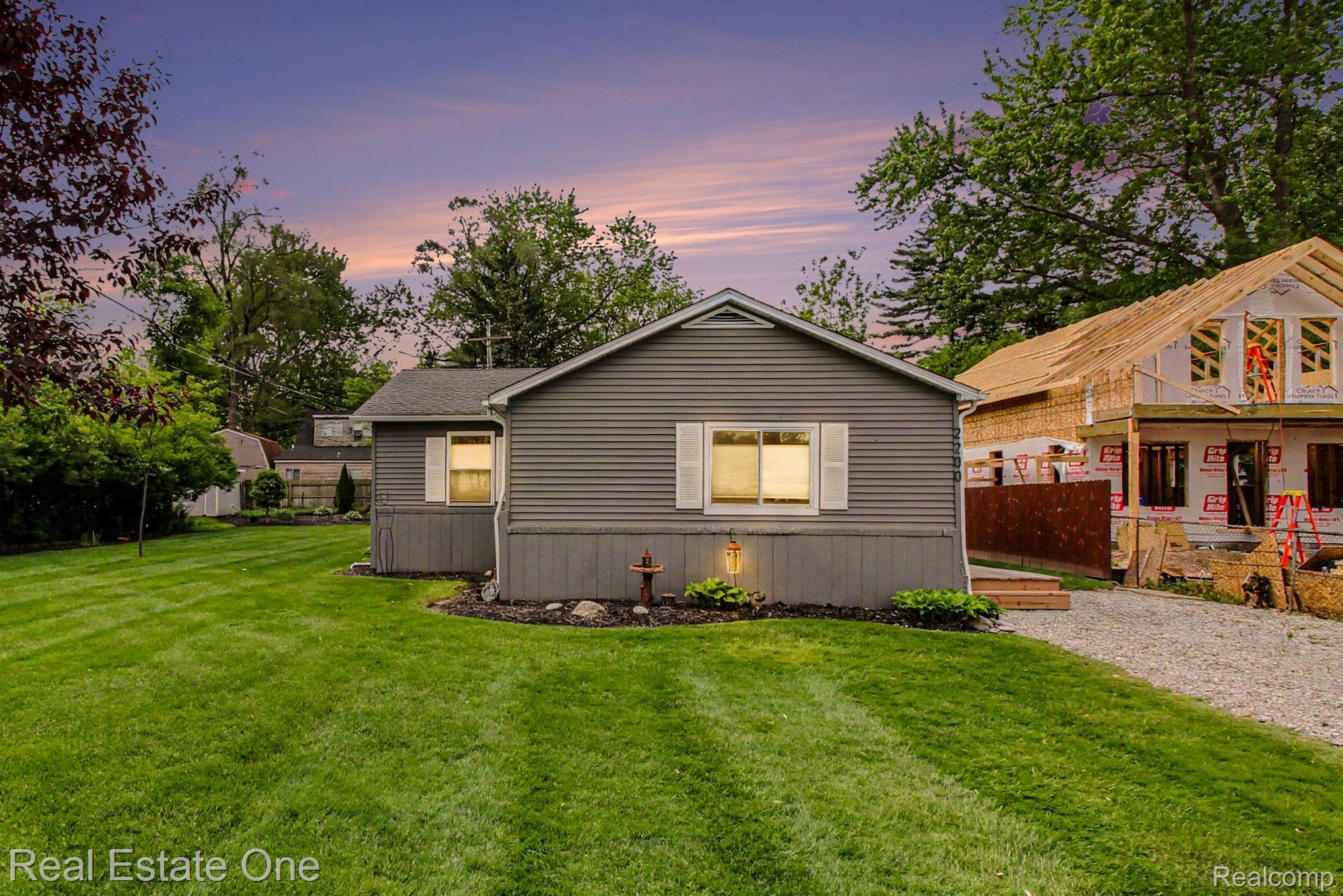 2200 Davista Drive