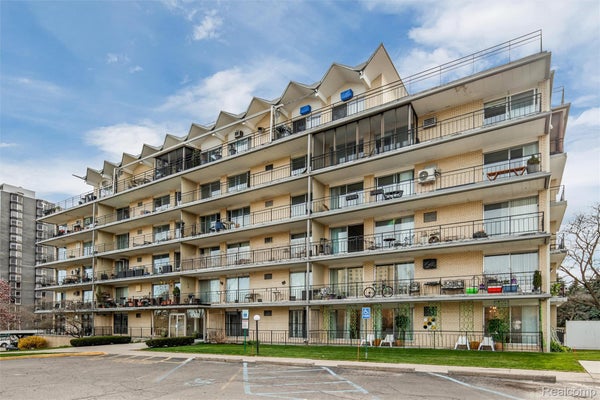 8300 E JEFFERSON AVE APT 307, DETROIT, MI 48214 - Image 4af833c3196ad5663c065dba577b1561/764688982
