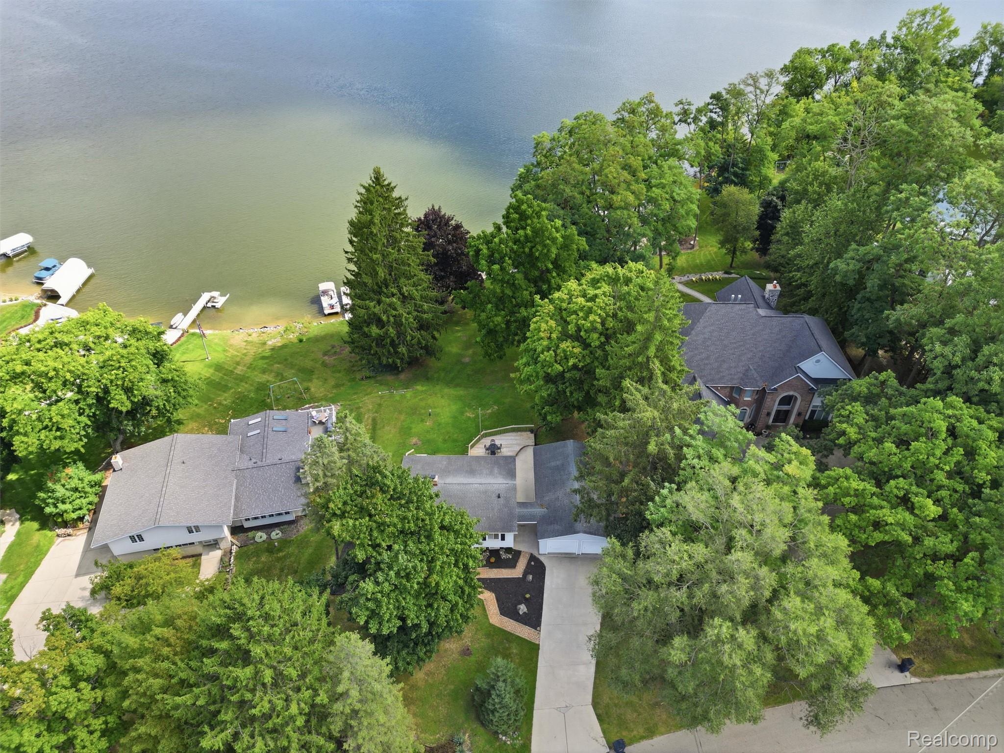 7416 Ledgewood Drive