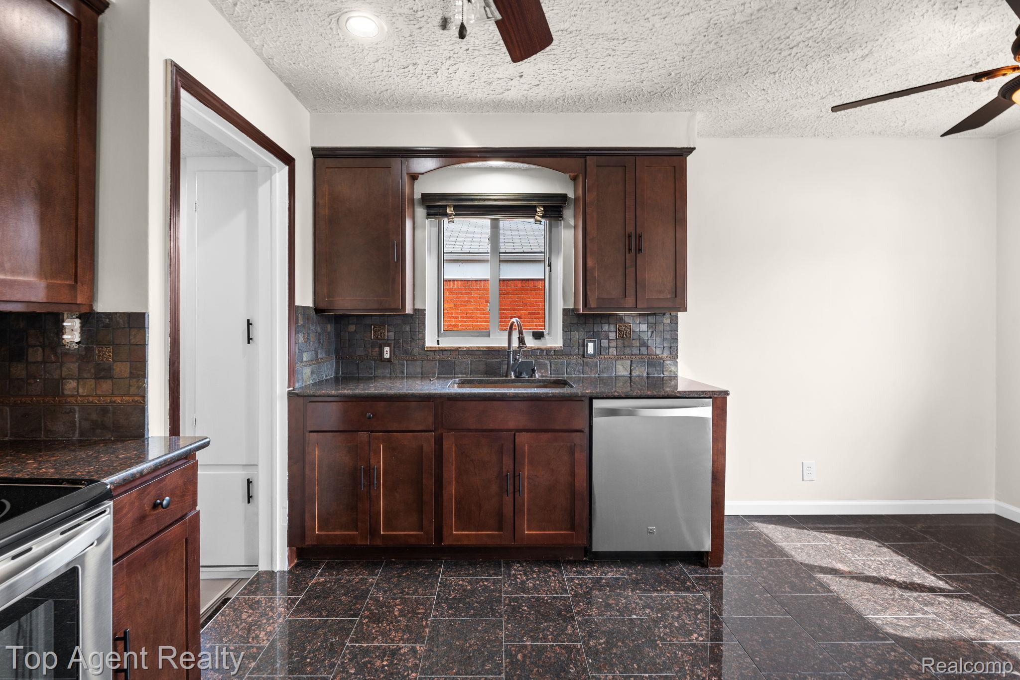 18027 Curtain Avenue