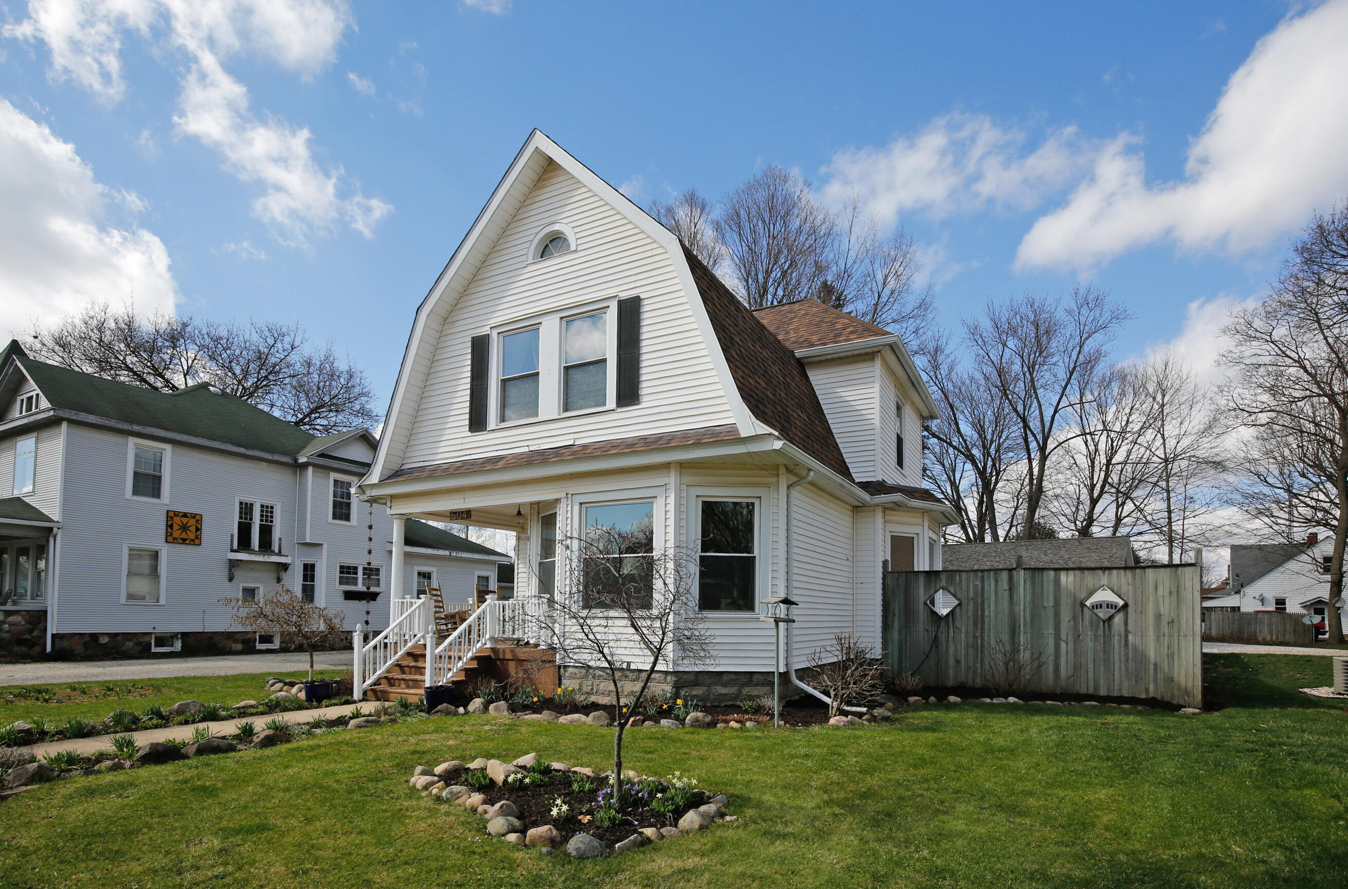 504 E Chicago Road