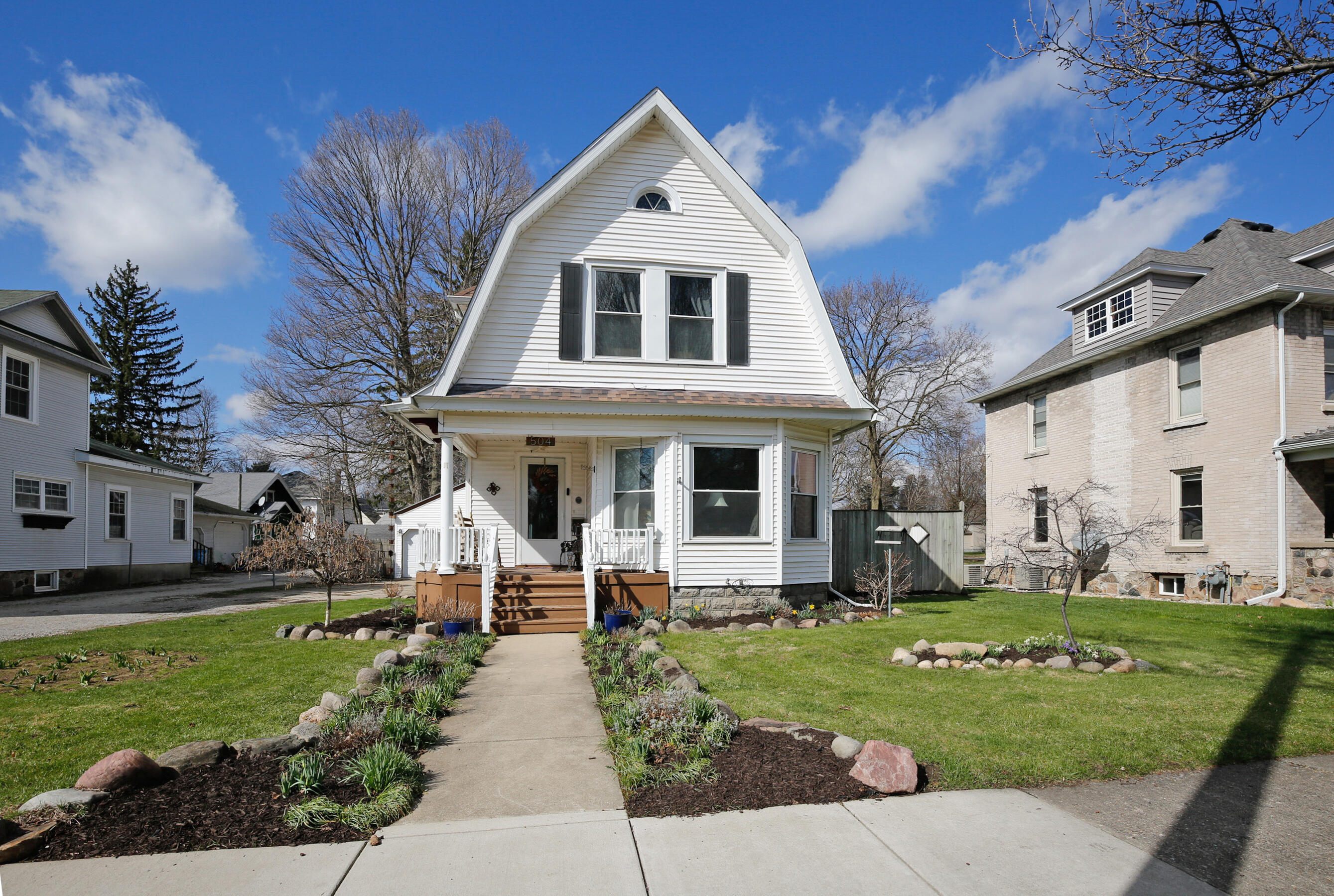 504 E Chicago Road