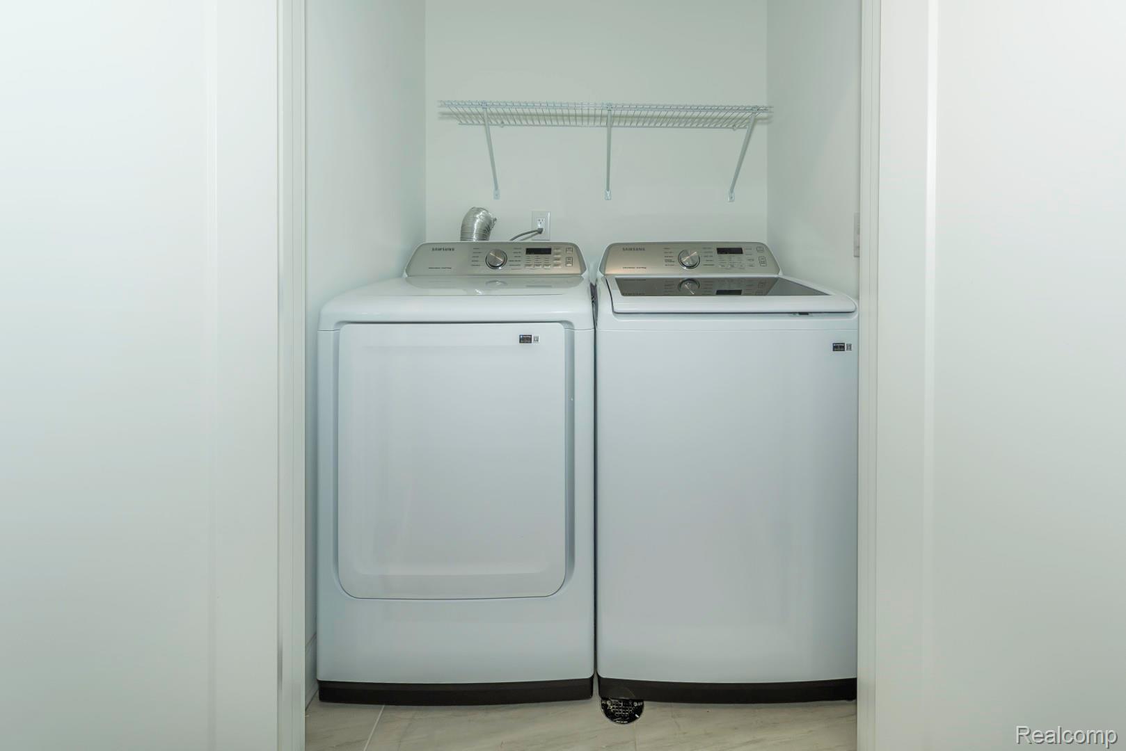 DetroitCity_Wayne, Michigan 48206, United States, 2 Bedrooms Bedrooms, ,3 BathroomsBathrooms,Residential,Pending,103785