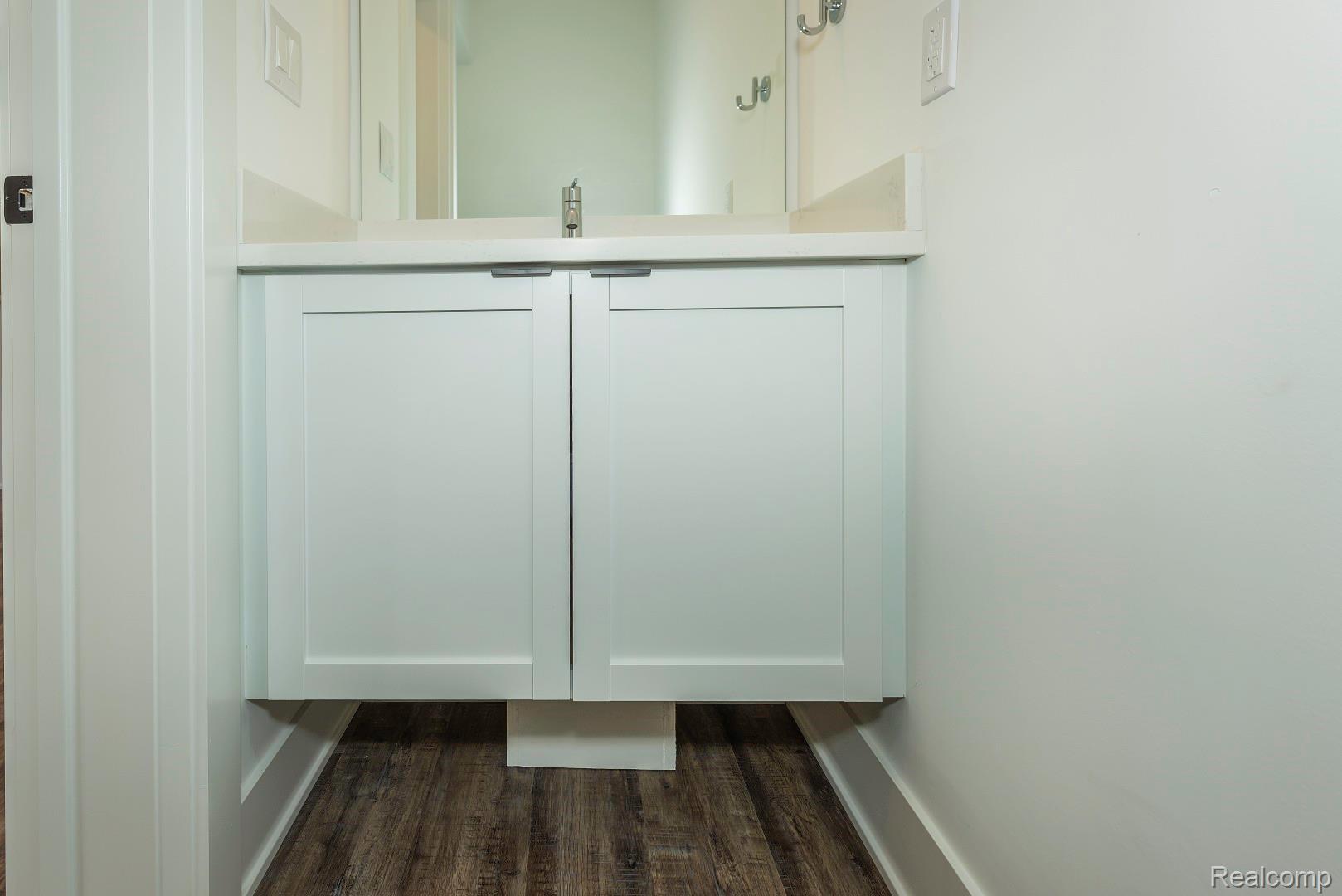 DetroitCity_Wayne, Michigan 48206, United States, 2 Bedrooms Bedrooms, ,3 BathroomsBathrooms,Residential,Pending,103785