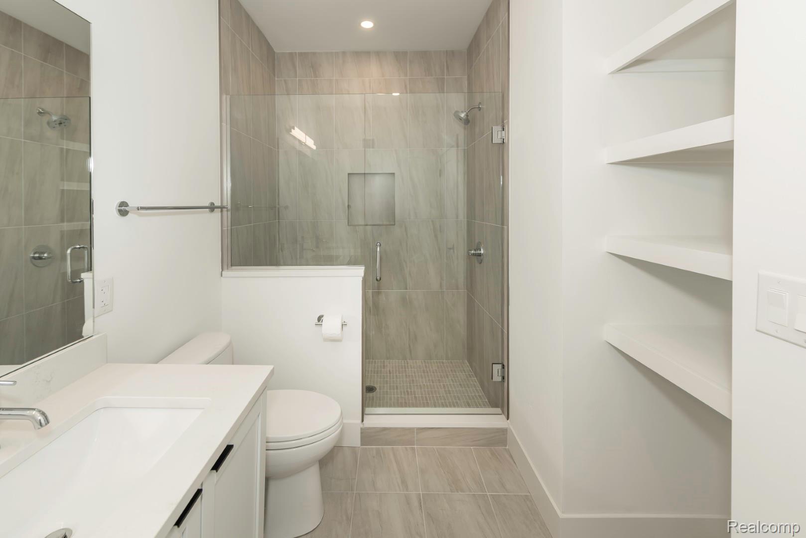 DetroitCity_Wayne, Michigan 48206, United States, 2 Bedrooms Bedrooms, ,3 BathroomsBathrooms,Residential,Pending,103785