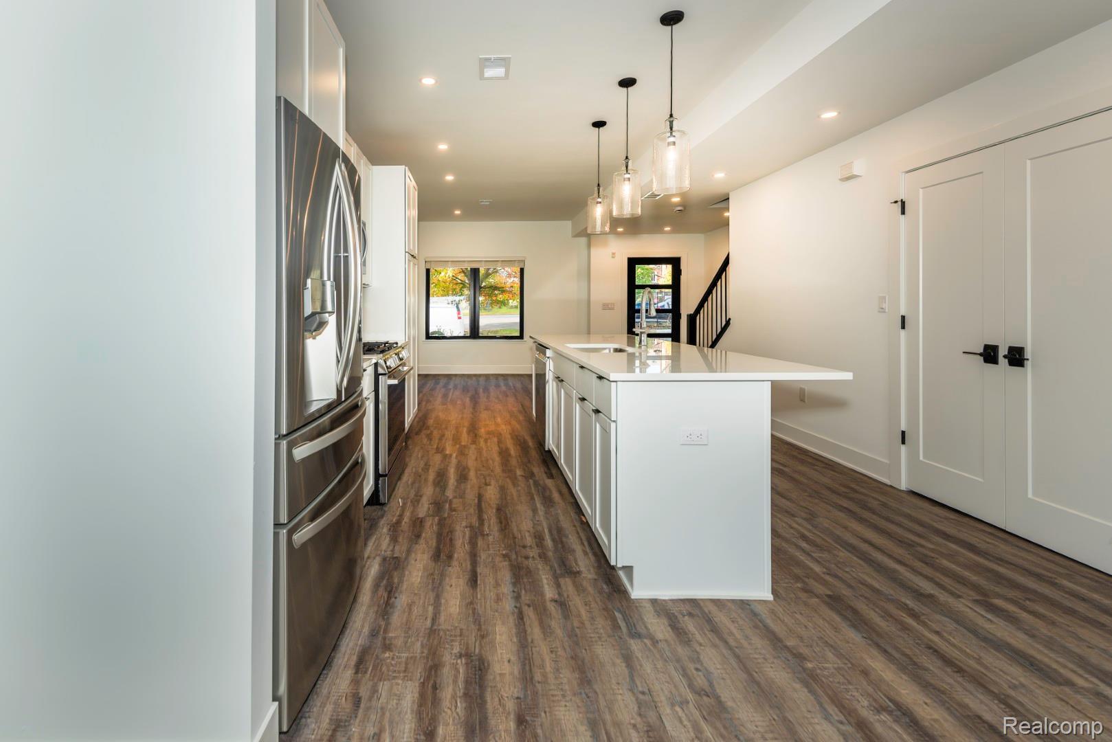 DetroitCity_Wayne, Michigan 48206, United States, 2 Bedrooms Bedrooms, ,3 BathroomsBathrooms,Residential,Pending,103785