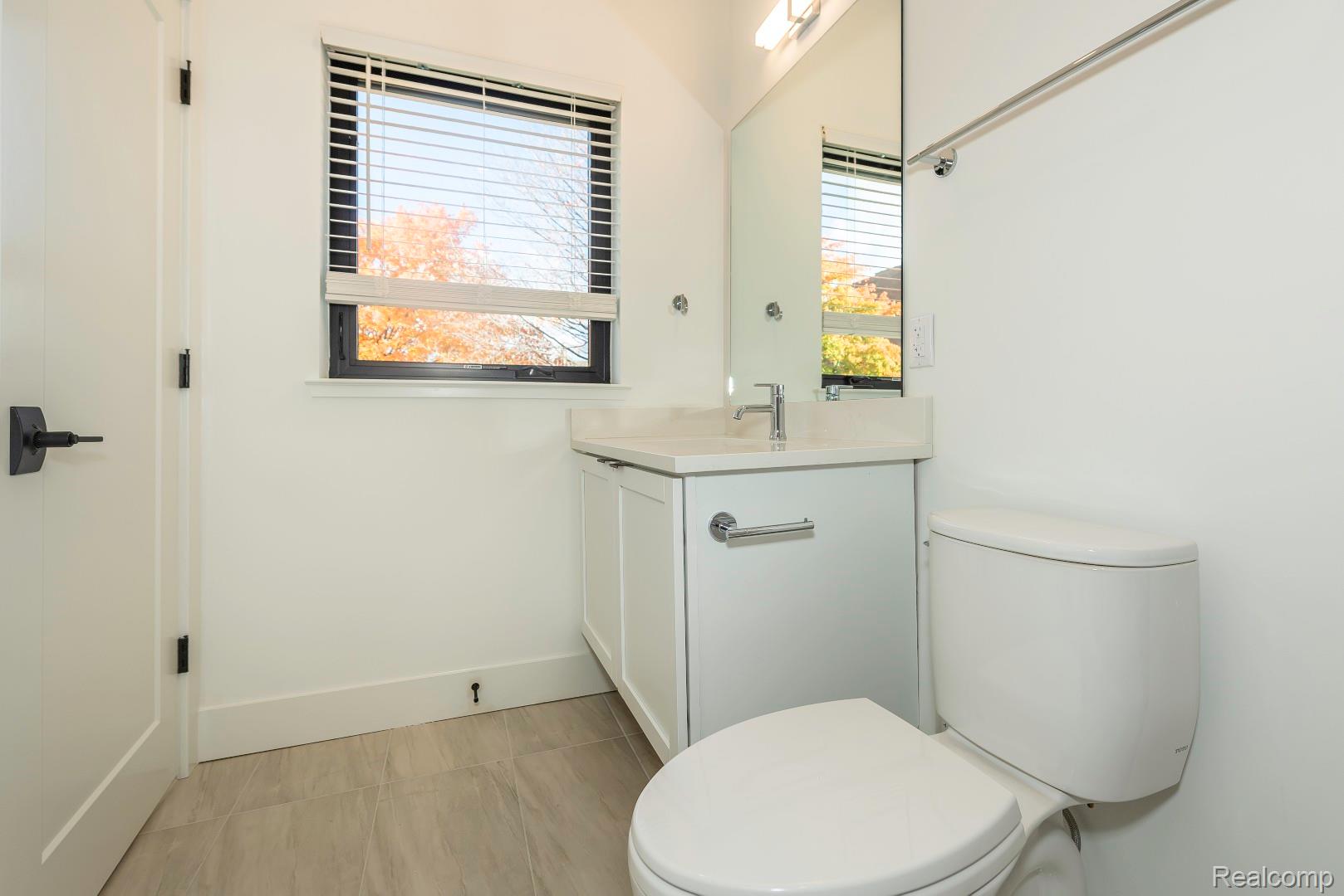 DetroitCity_Wayne, Michigan 48206, United States, 2 Bedrooms Bedrooms, ,3 BathroomsBathrooms,Residential,Pending,103785