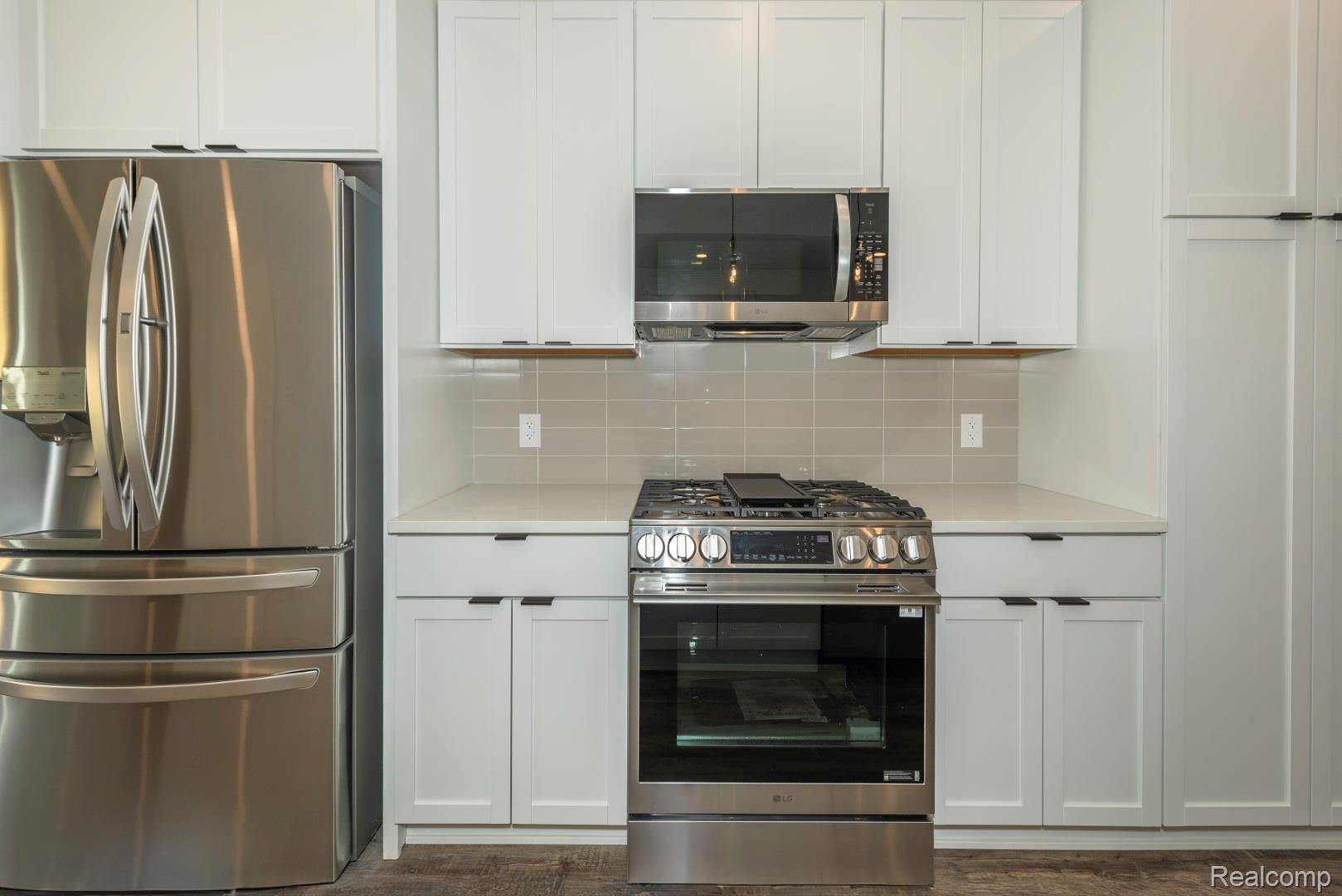 DetroitCity_Wayne, Michigan 48206, United States, 2 Bedrooms Bedrooms, ,3 BathroomsBathrooms,Residential,Pending,103785