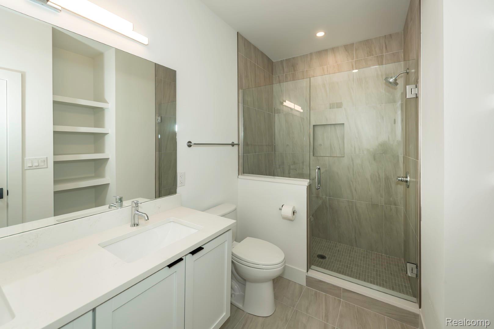 DetroitCity_Wayne, Michigan 48206, United States, 2 Bedrooms Bedrooms, ,3 BathroomsBathrooms,Residential,Pending,103785