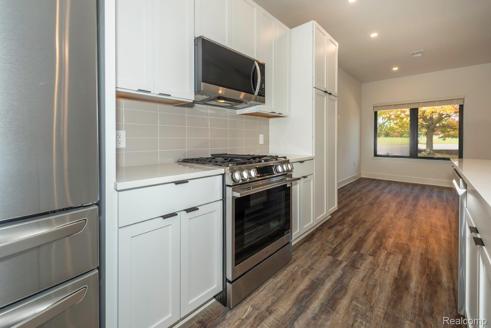 DetroitCity_Wayne, Michigan 48206, United States, 2 Bedrooms Bedrooms, ,3 BathroomsBathrooms,Residential,Pending,103785