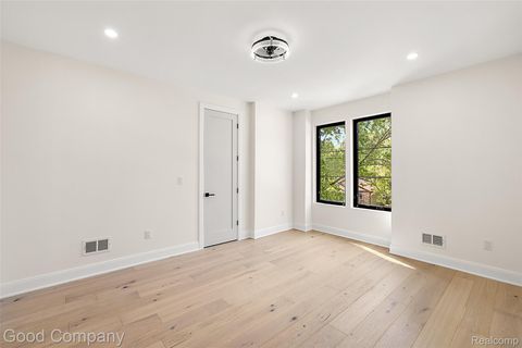 Tiny photo for 1228 W Windemere Avenue, Royal Oak City, MI 48073 (MLS # 20261036886)