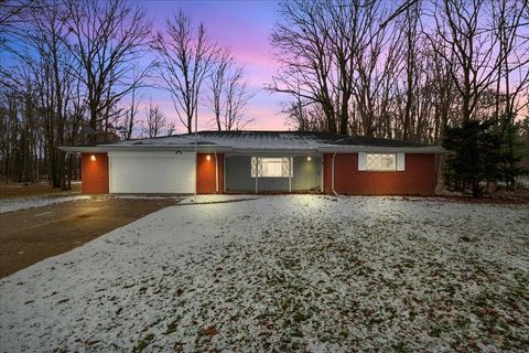 Photo of 10731 Swan Creek Road, Saginaw City, MI 48609 (MLS # 58050197554)