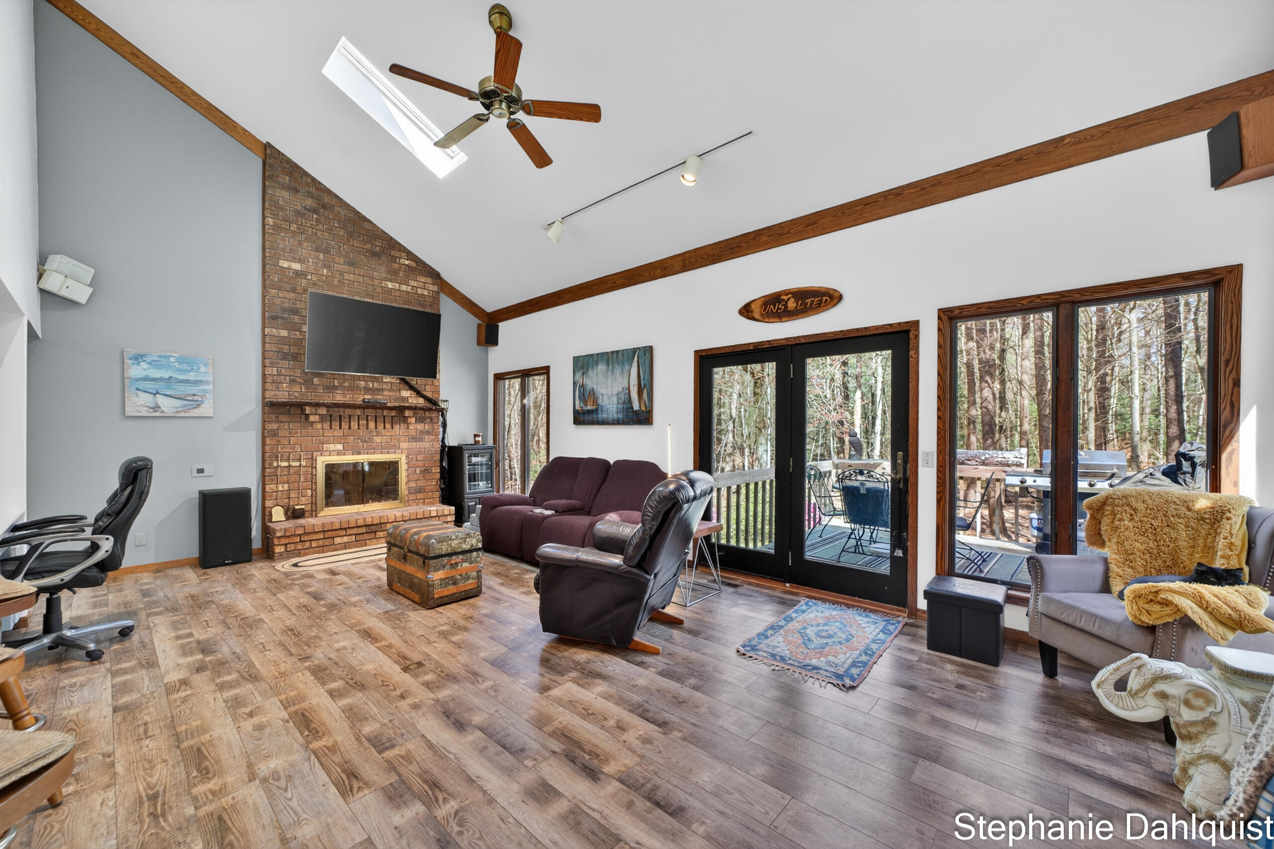 848 Scenic Drive