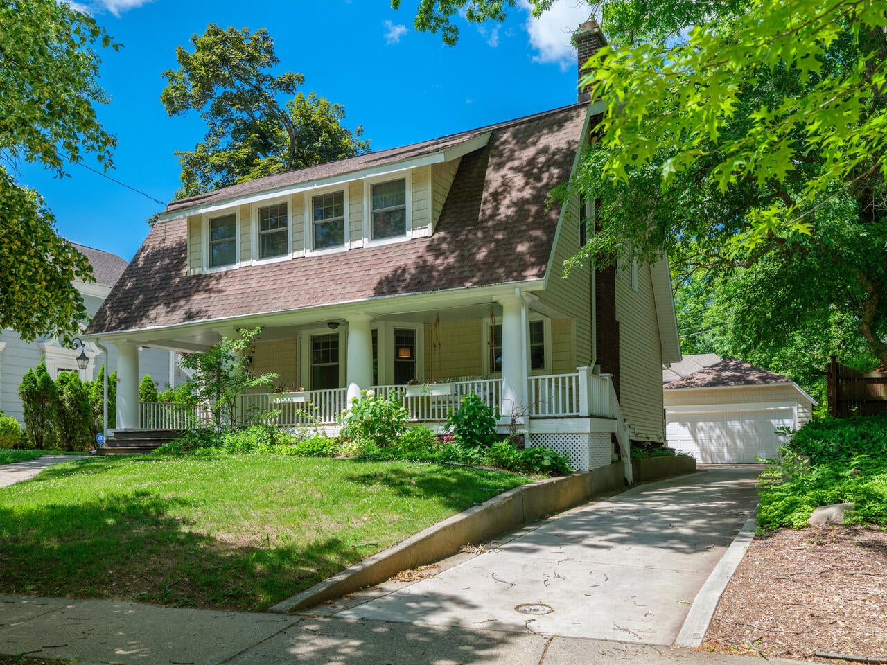 2318 Glenwood Drive