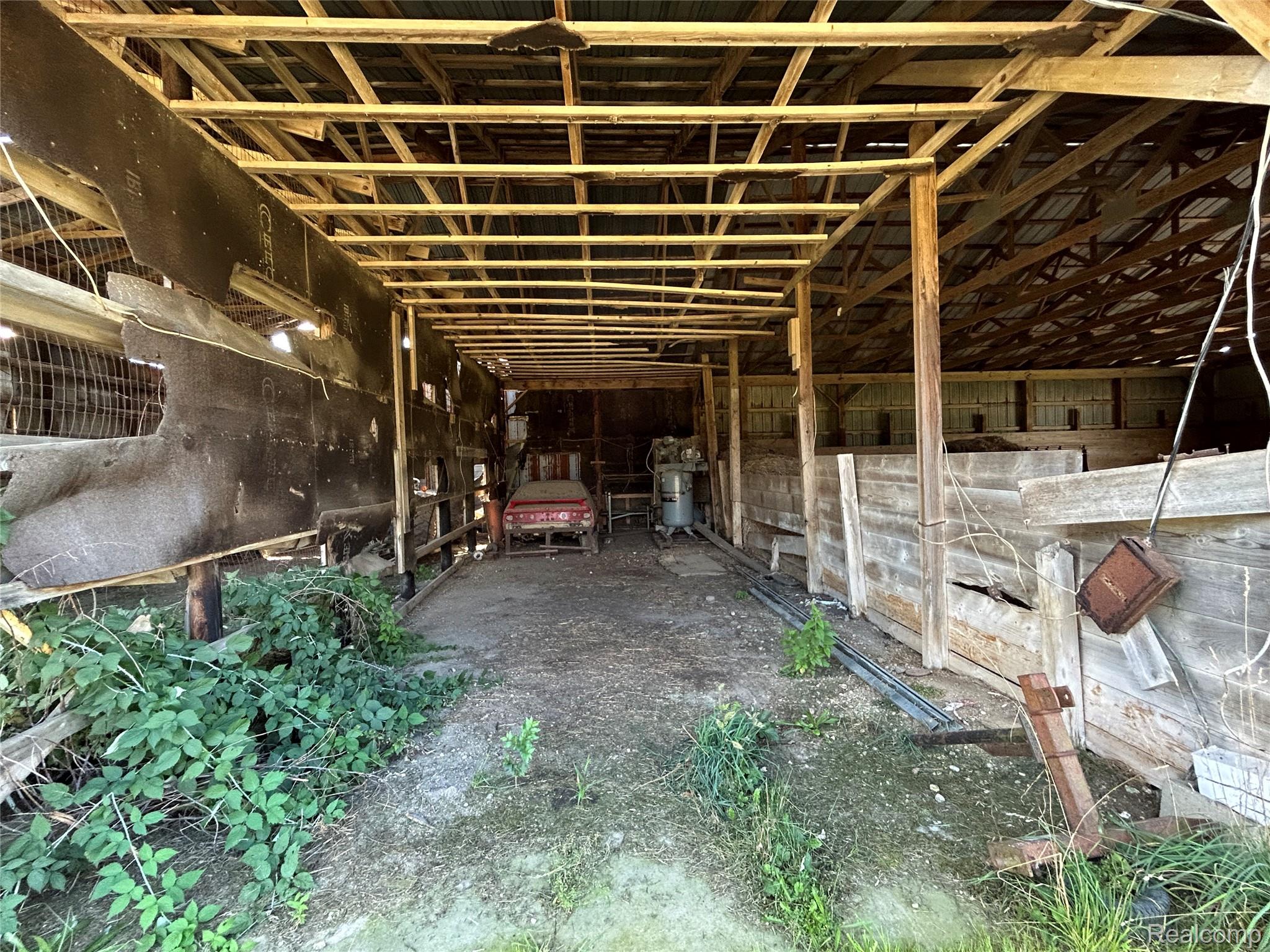 16465 Almont