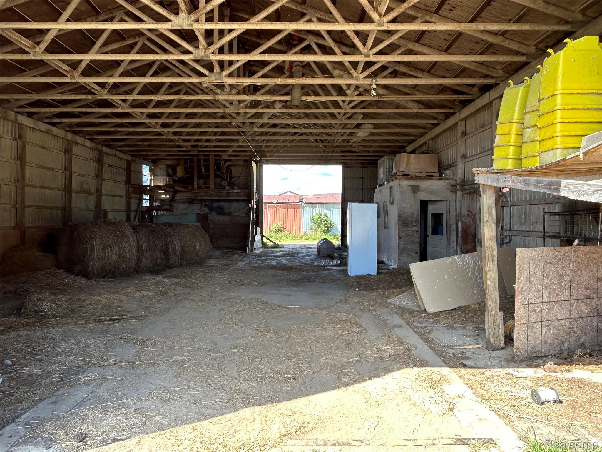 16465 Almont
