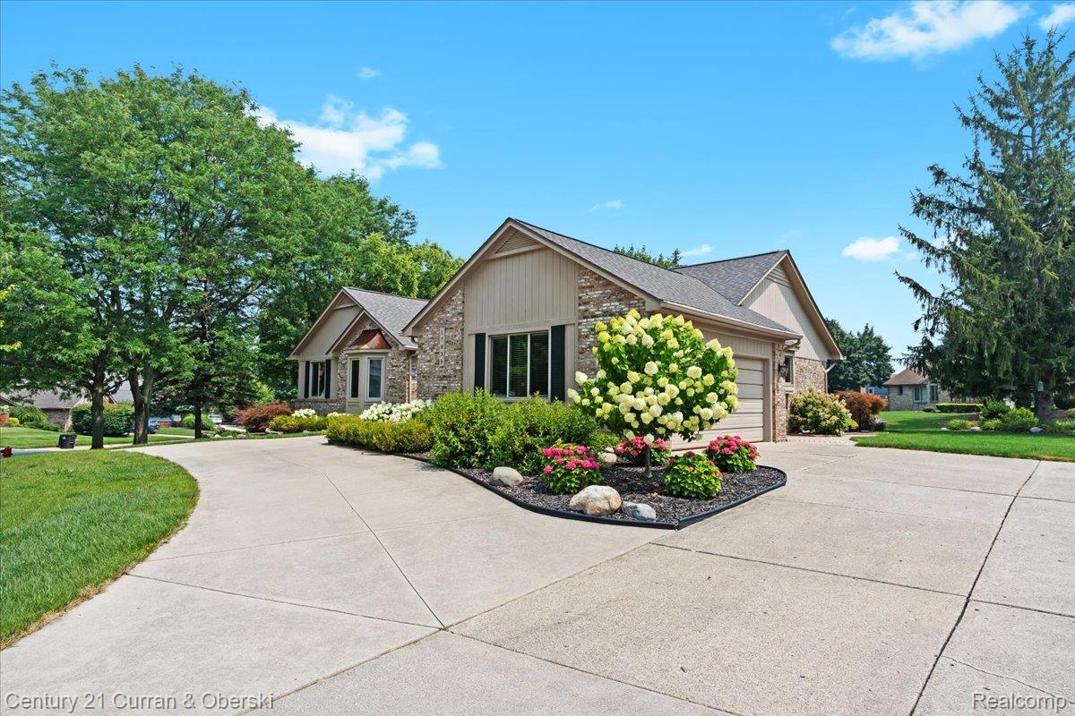 17835 Maple Hill Drive