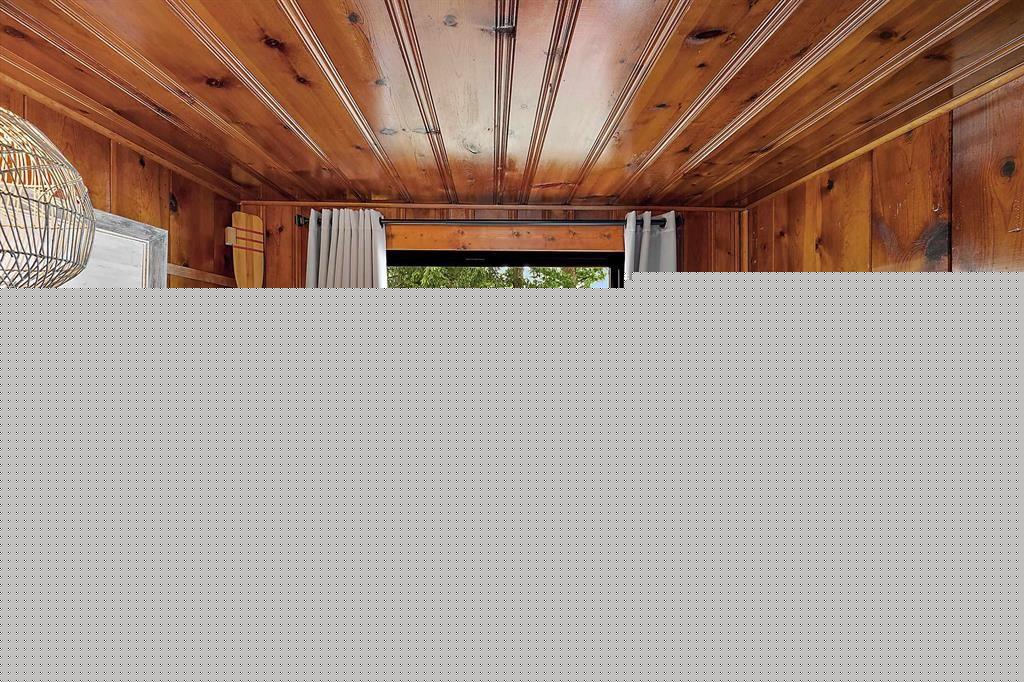 10086 King (This is an Island) Road