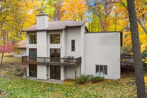 6030 Champagne Court SE Cascade Charter Township MI 49546