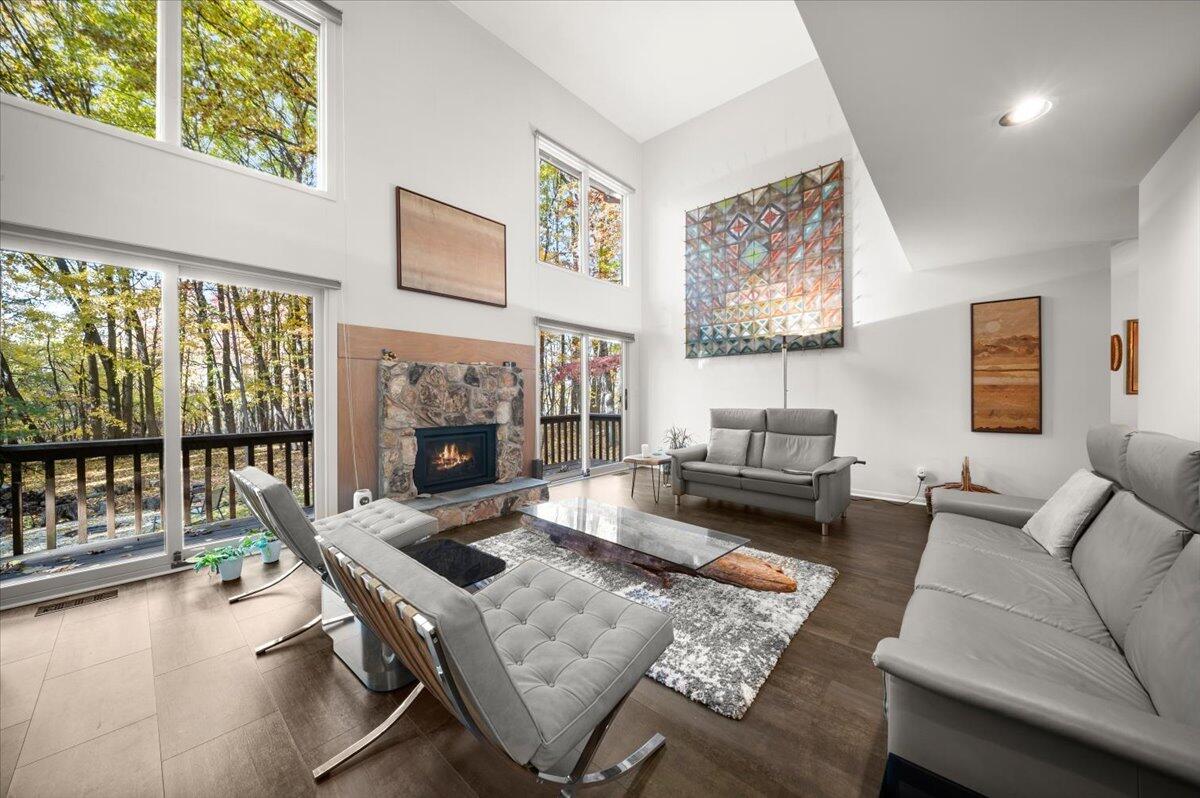 6030 Champagne Court SE