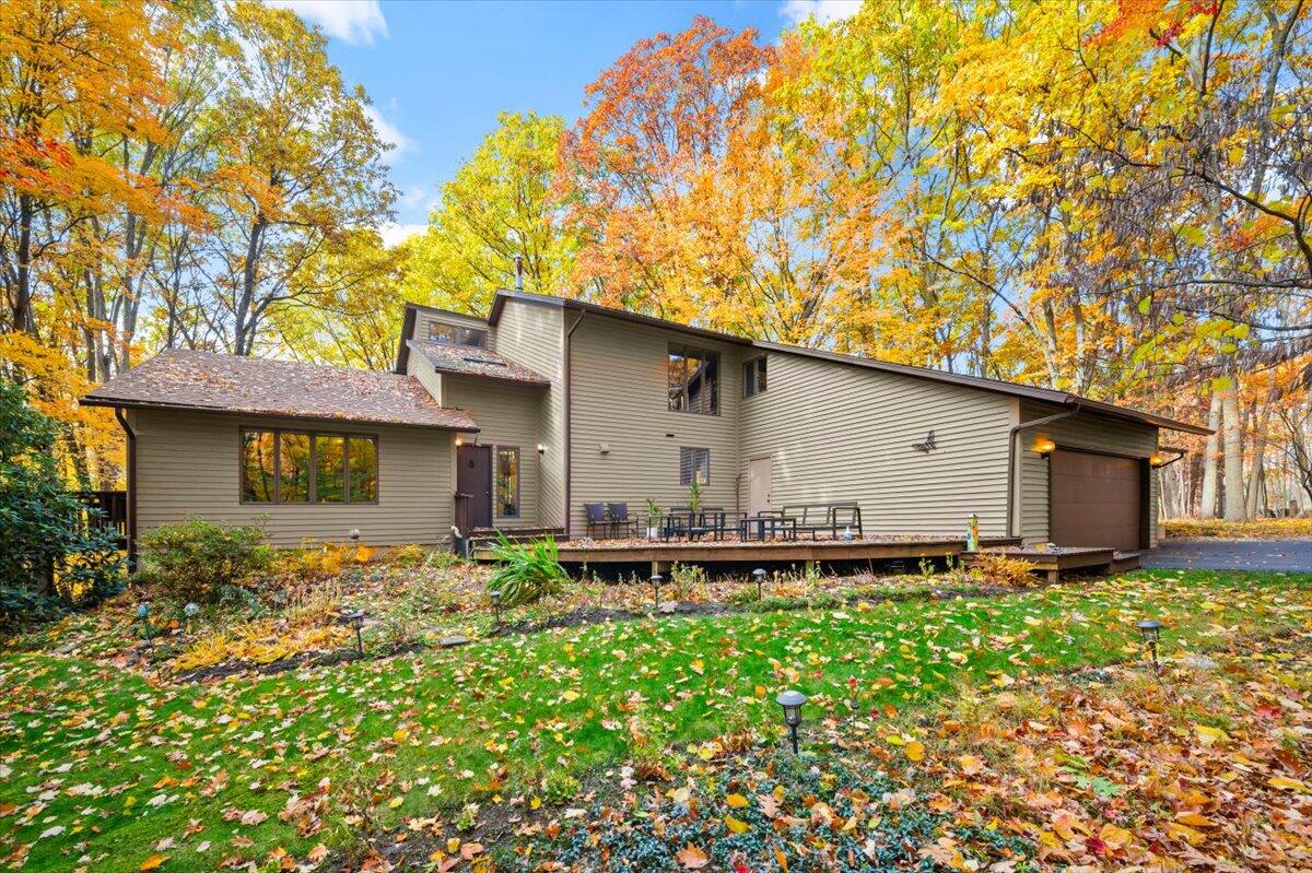 6030 Champagne Court SE