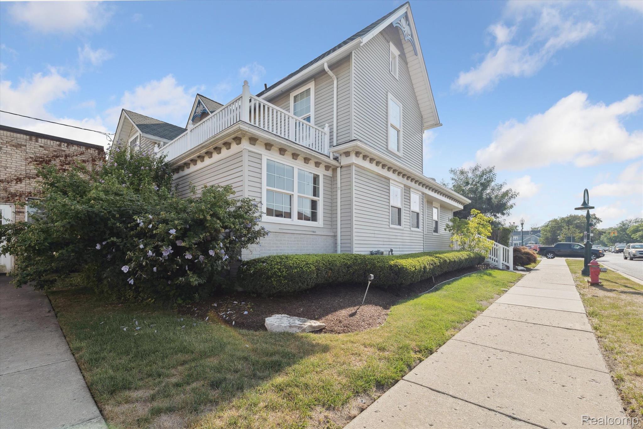 127 W University Drive