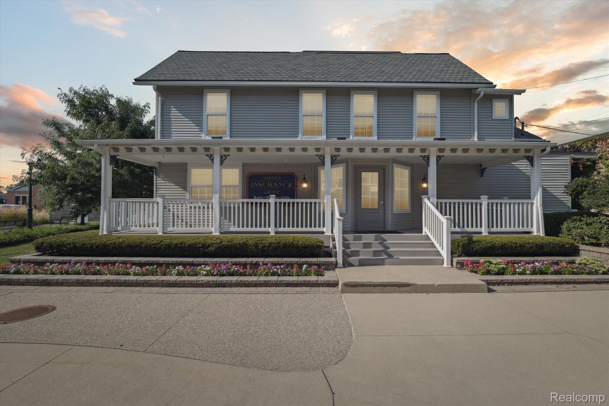 127 W University Drive