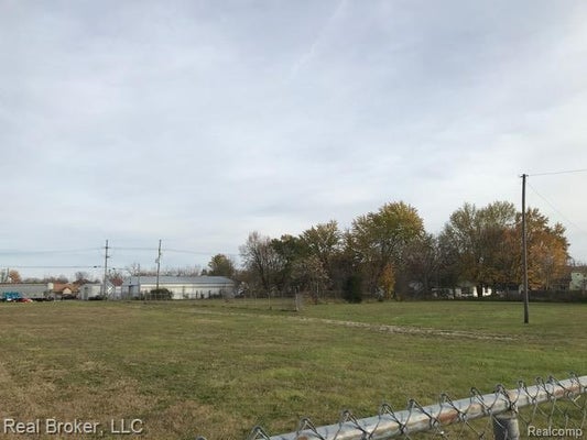 155 S COURT ST, LAPEER, MI 48446 - Image 4b30c1ef8ad4d13cca1dc3702ae87a4f/2757930953