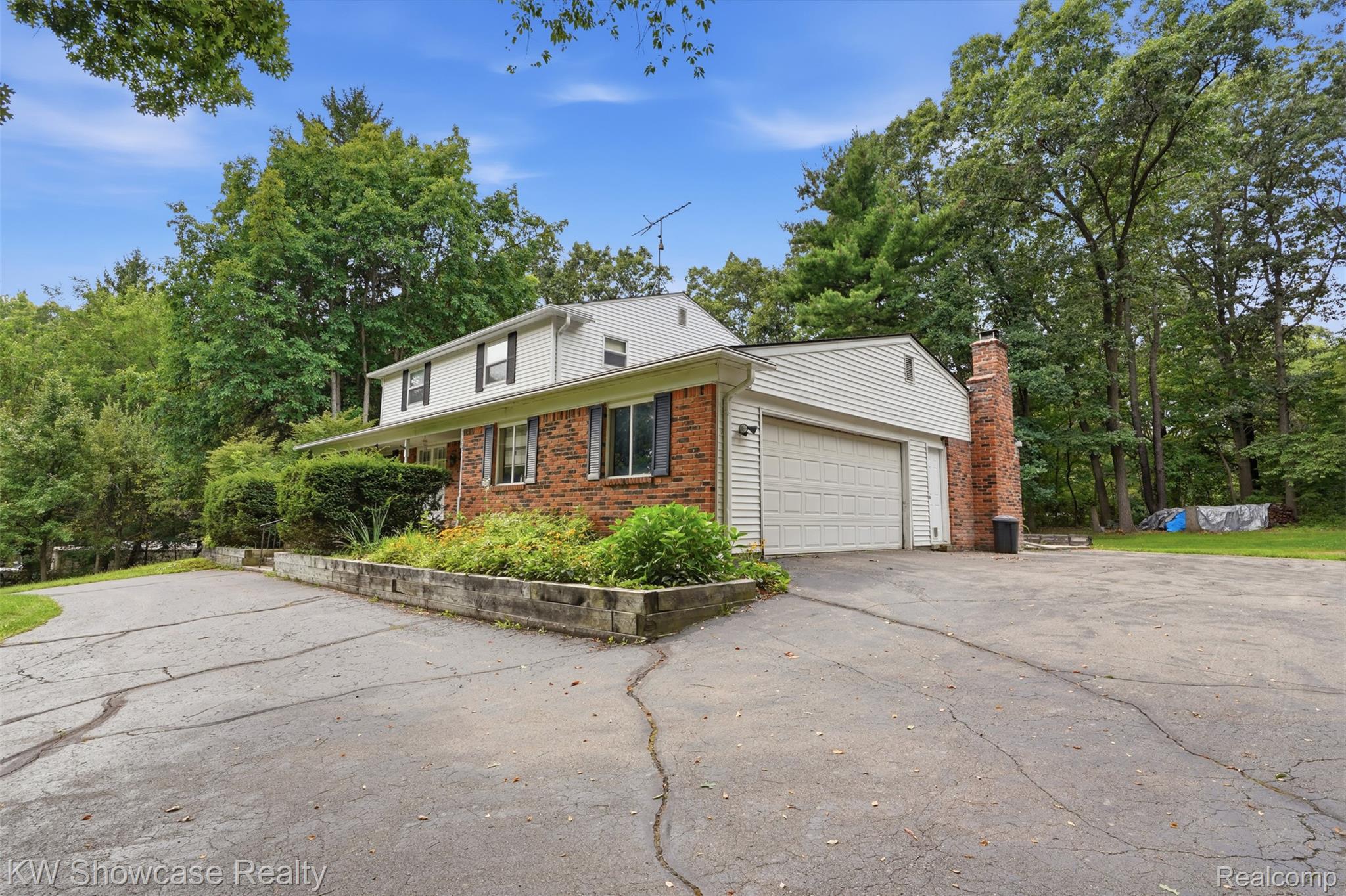 7125 Ridgewood Road