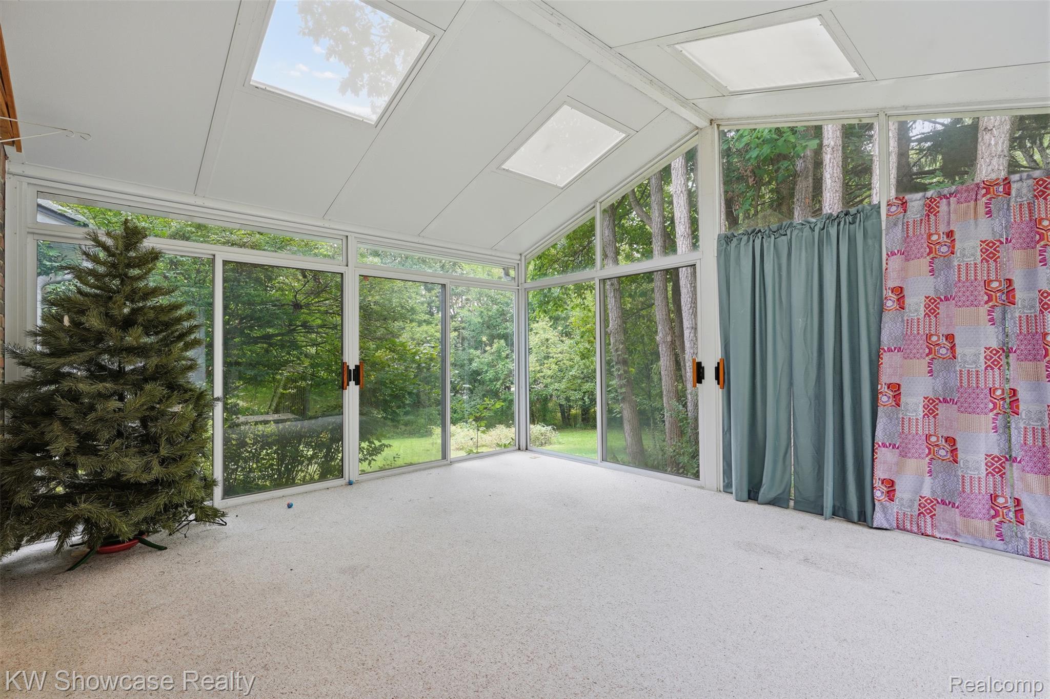 7125 Ridgewood Road