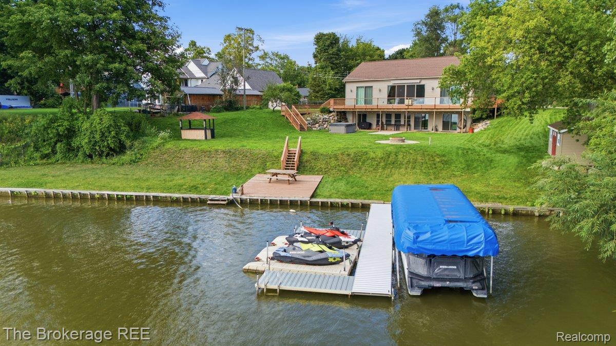 4499 5th Street