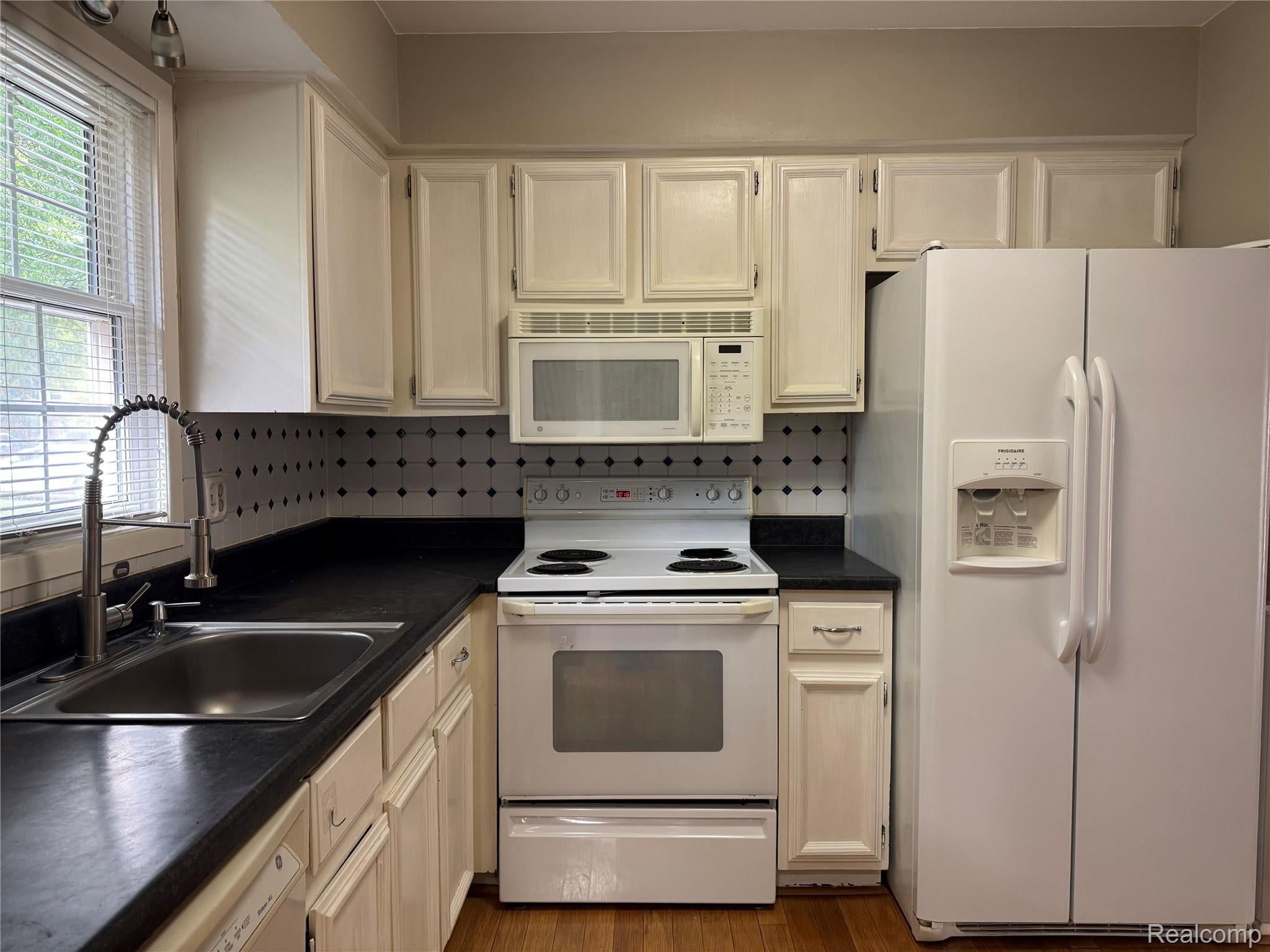 1775 BRENTWOOD Drive