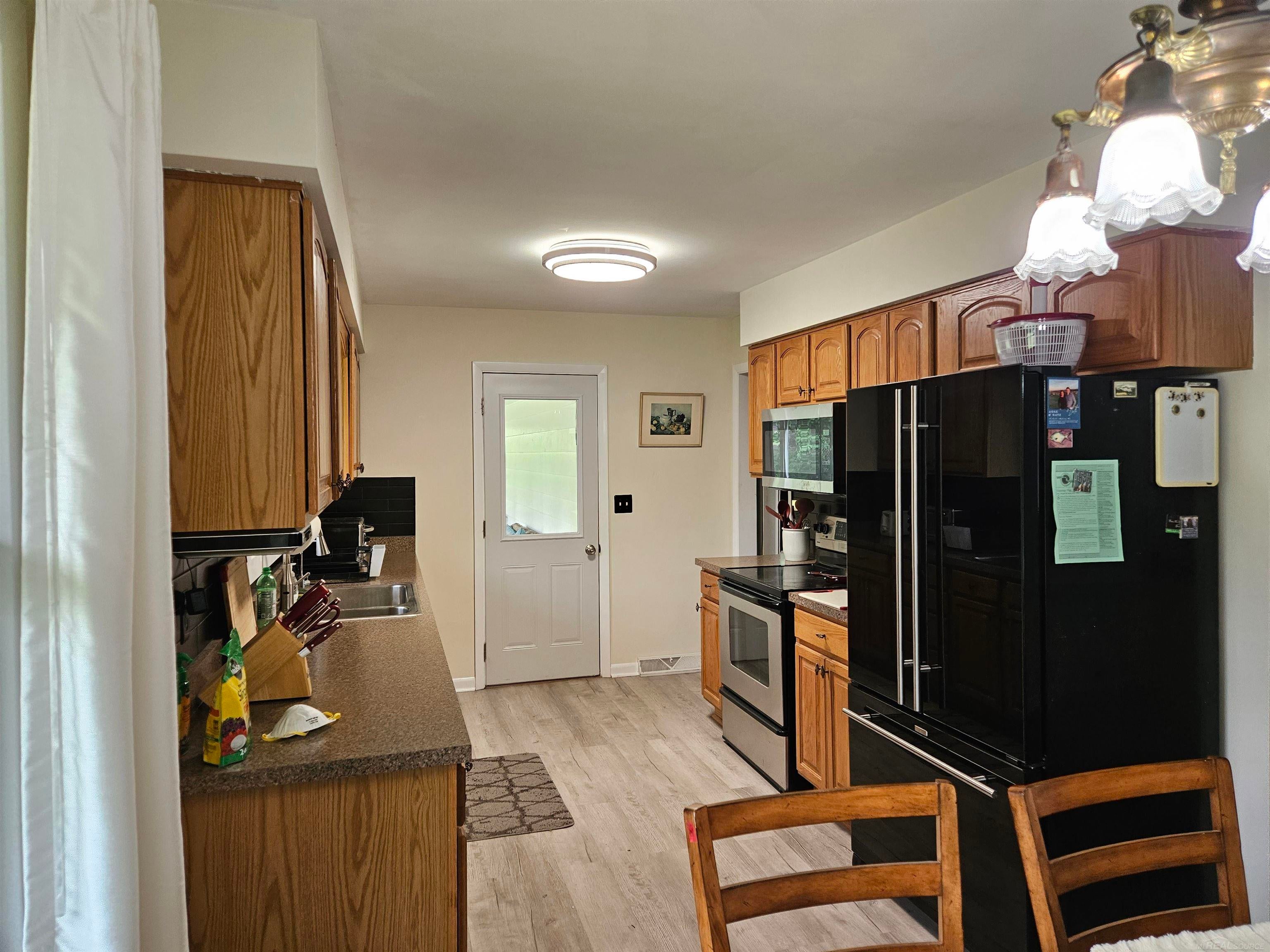 517 W Colfax